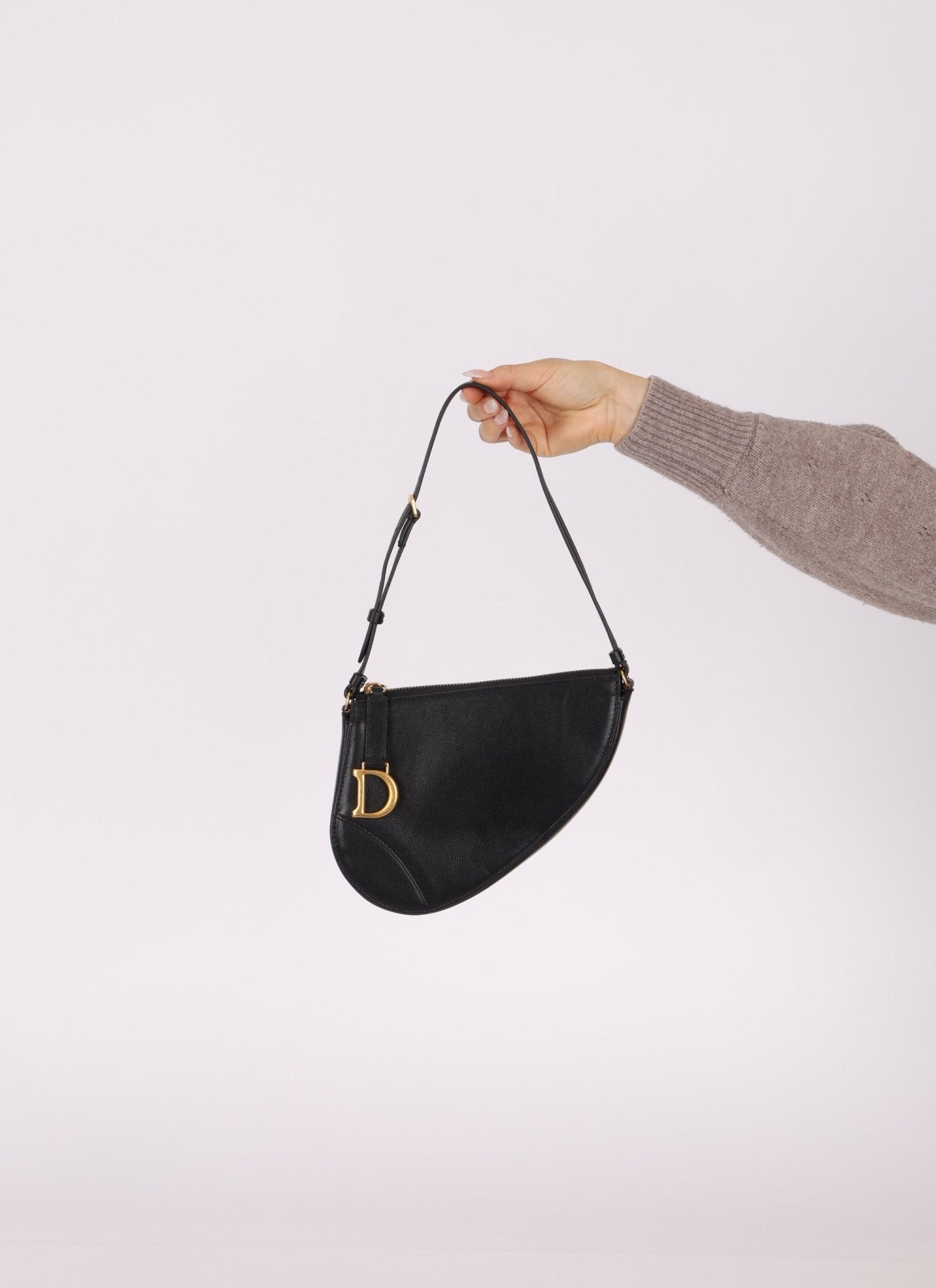 Dior 2023 Black Goatskin Saddle Rodeo Pochette - FashioNica