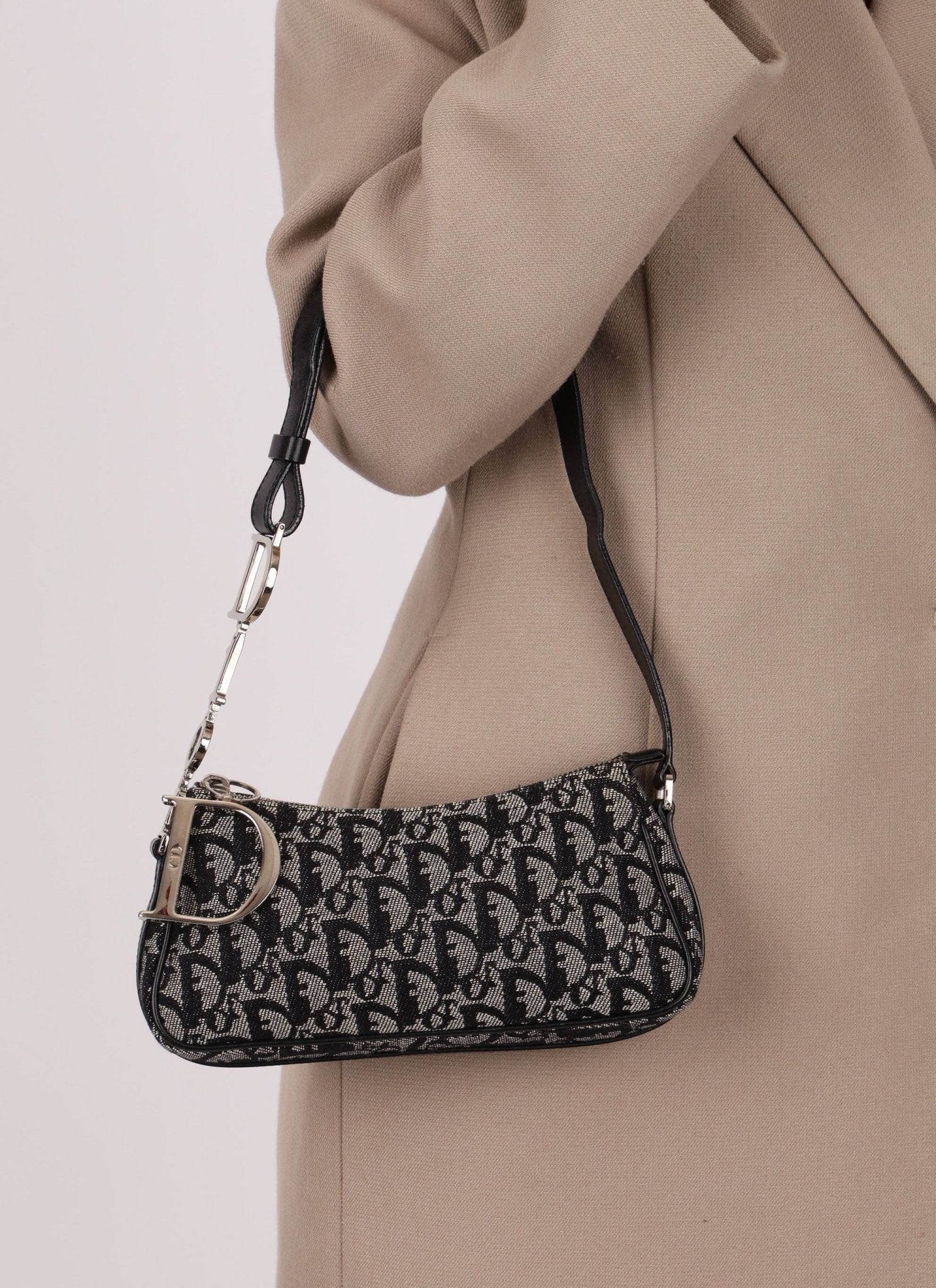 Dior Black Trotter Charm Pochette - FashioNica