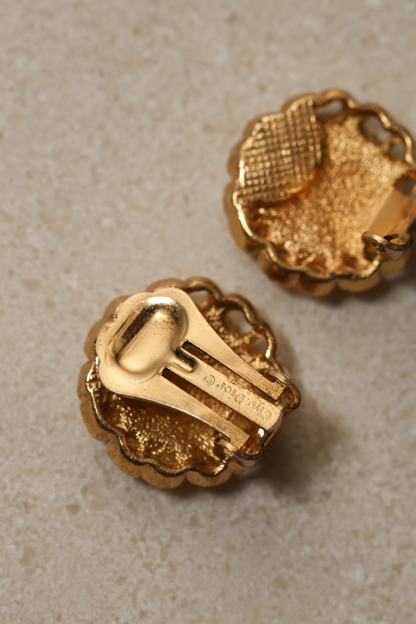 Dior Mini Boucles d’Oreilles Rondes Logo Clip - On Earrings - FashioNica