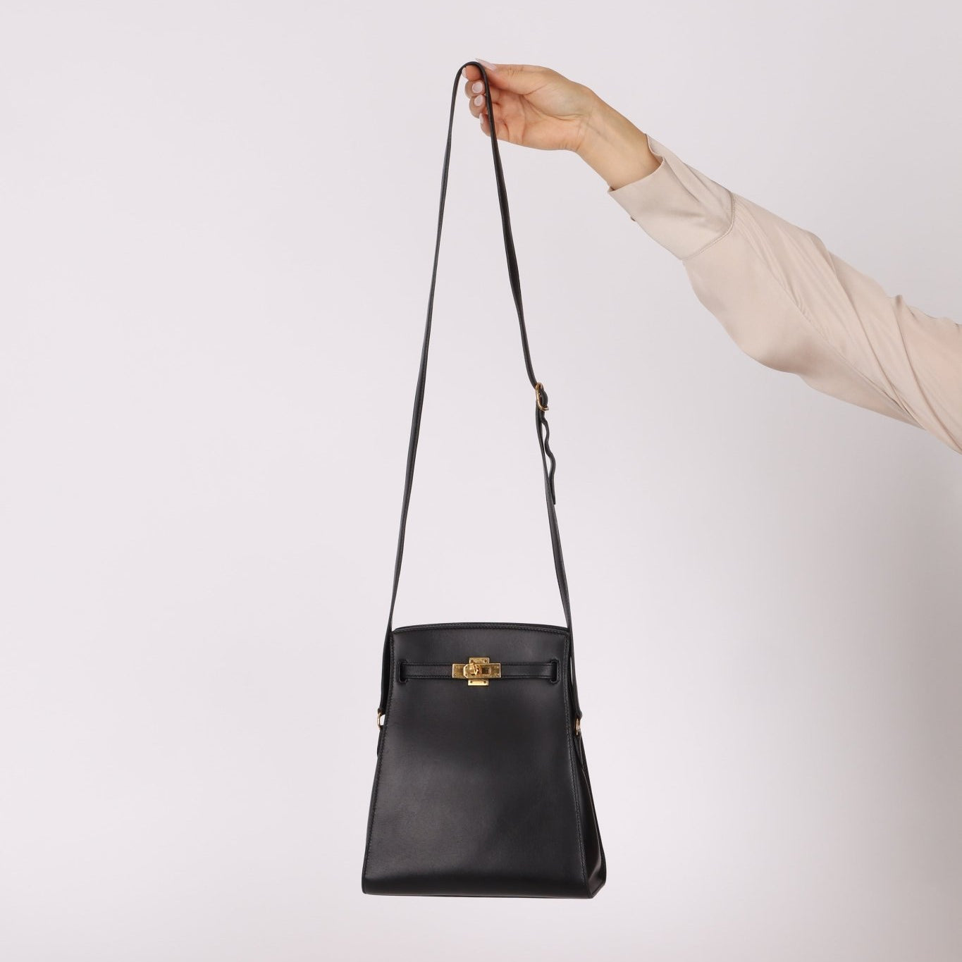 Discontinued Hermès 1988 Noir Box Kelly Sport 20 PM GHW - FashioNica