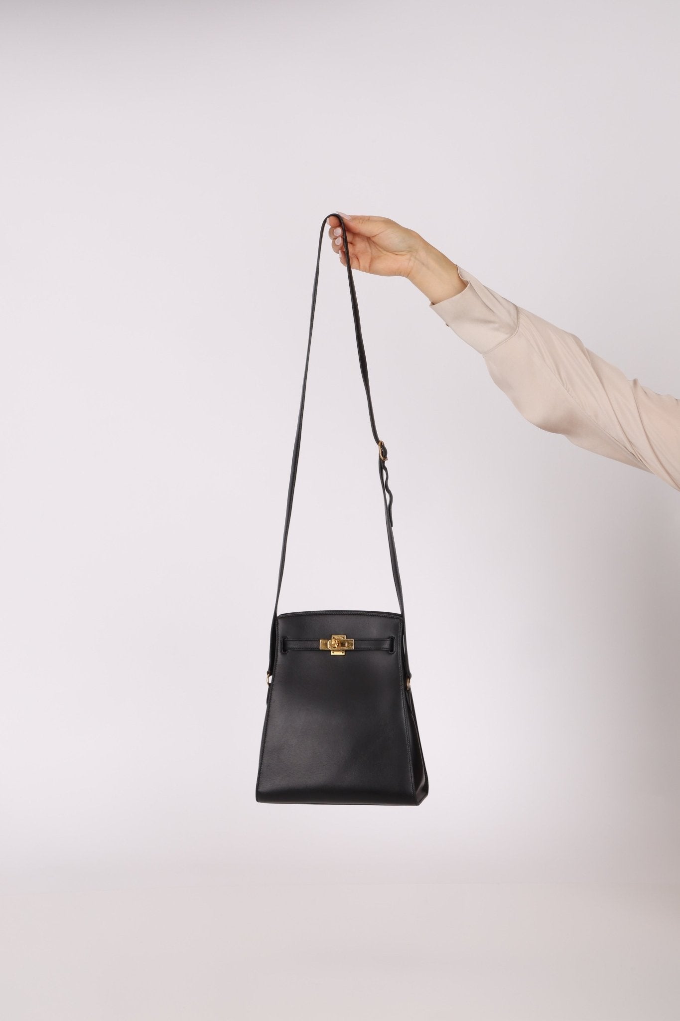 Discontinued Hermès 1988 Noir Box Kelly Sport 20 PM GHW - FashioNica