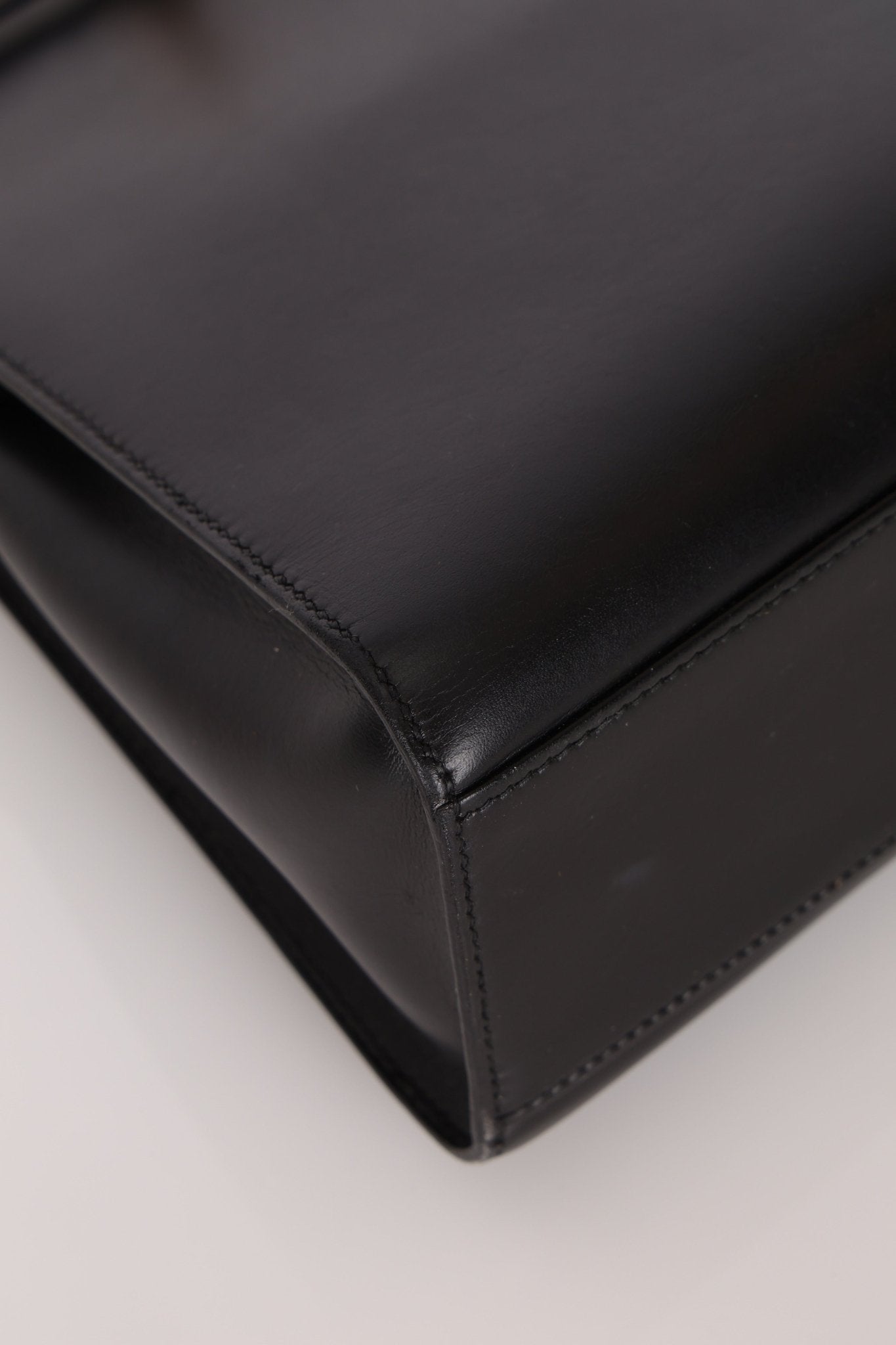 Discontinued Hermès 1988 Noir Box Kelly Sport 20 PM GHW - FashioNica