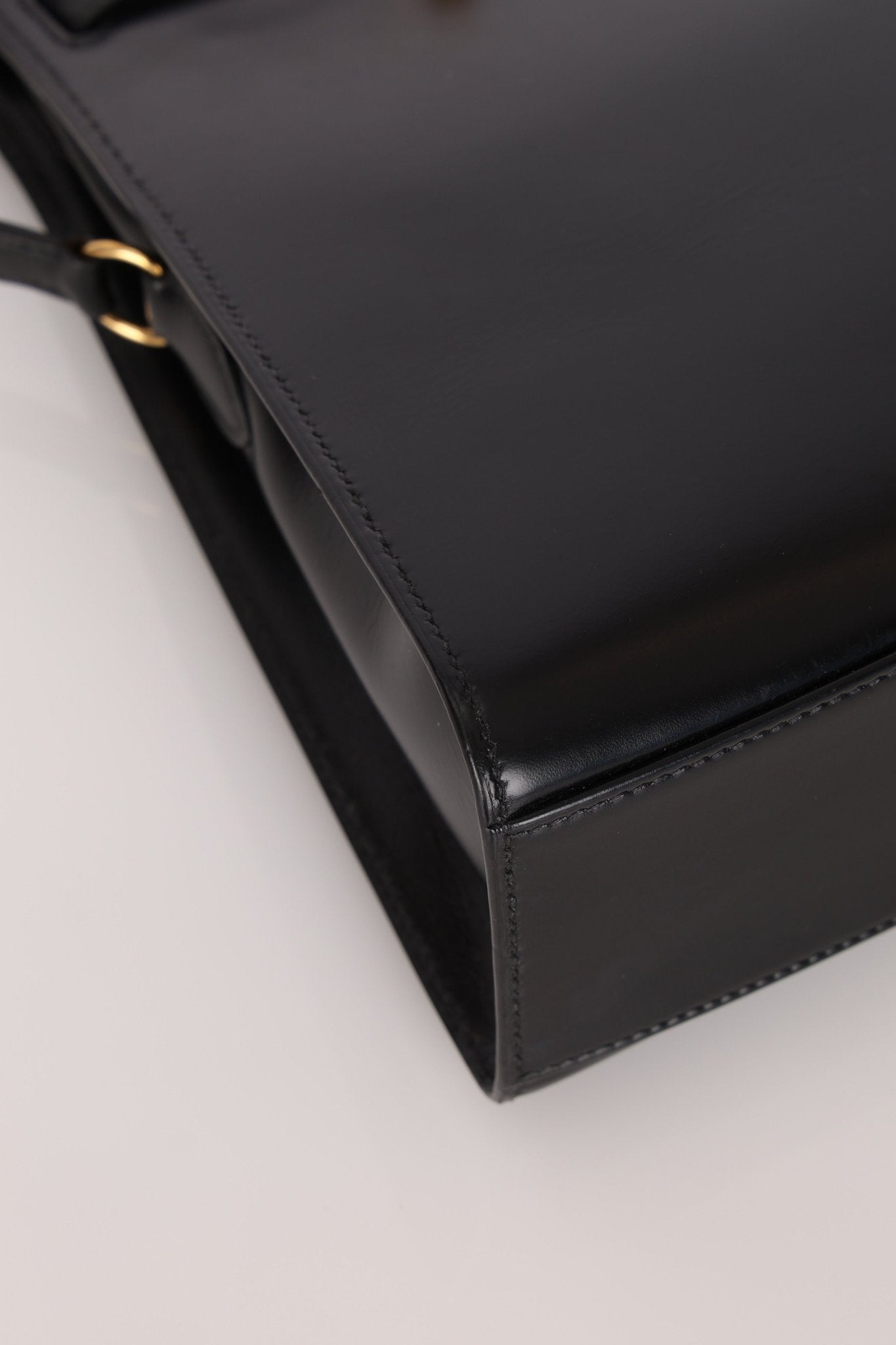 Discontinued Hermès 1990 Noir Box Kelly Sport 24 PM GHW - FashioNica