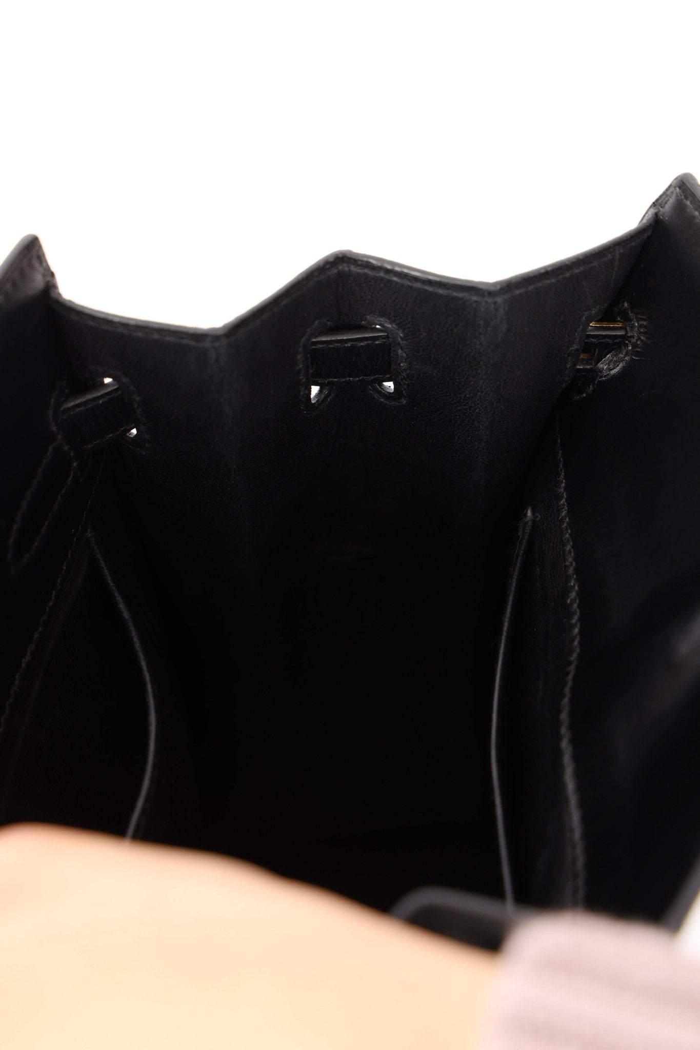 Discontinued Hermès 1990 Noir Box Kelly Sport 24 PM GHW - FashioNica