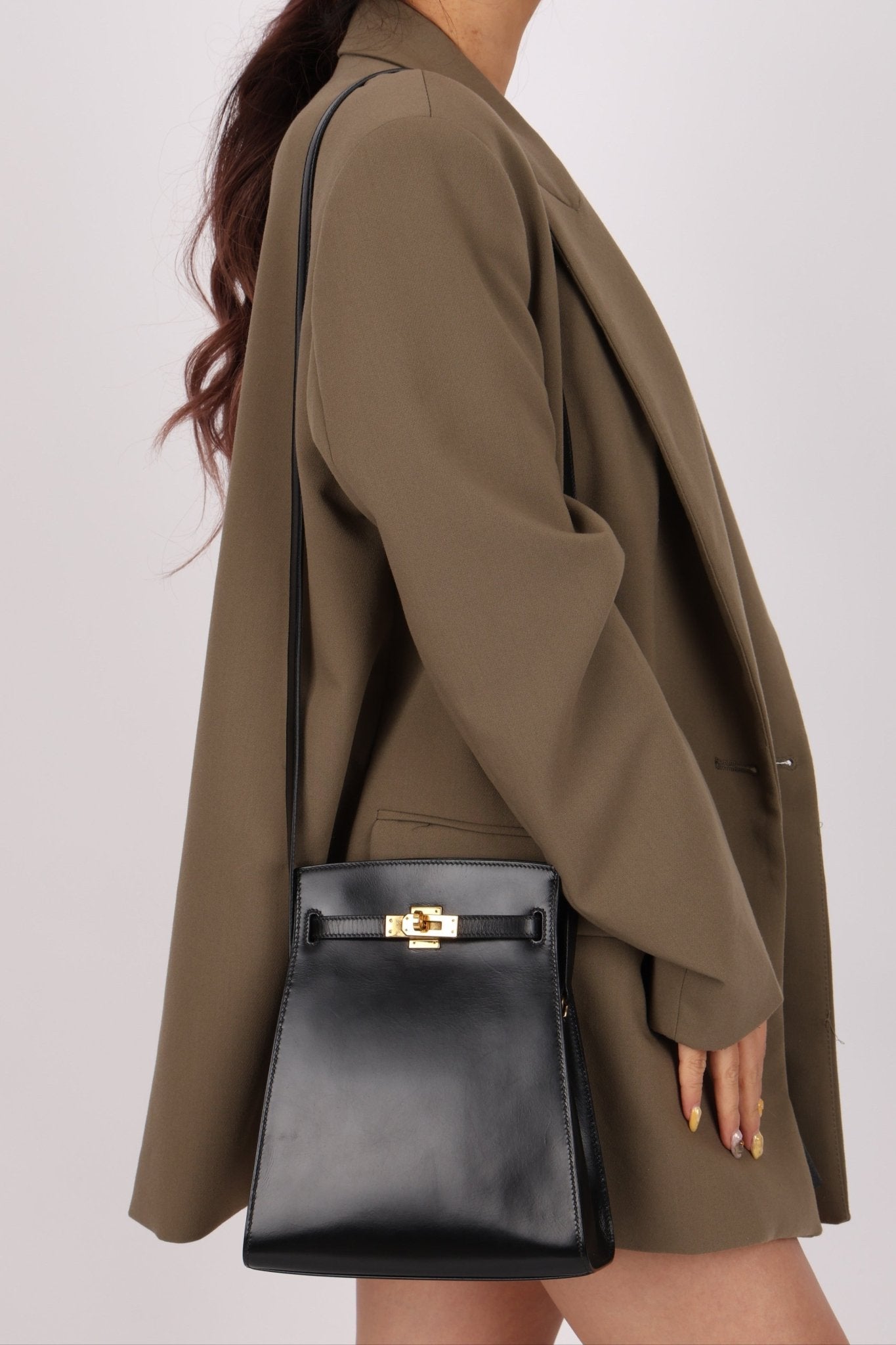 Discontinued Hermès 1990 Noir Box Kelly Sport 24 PM GHW - FashioNica