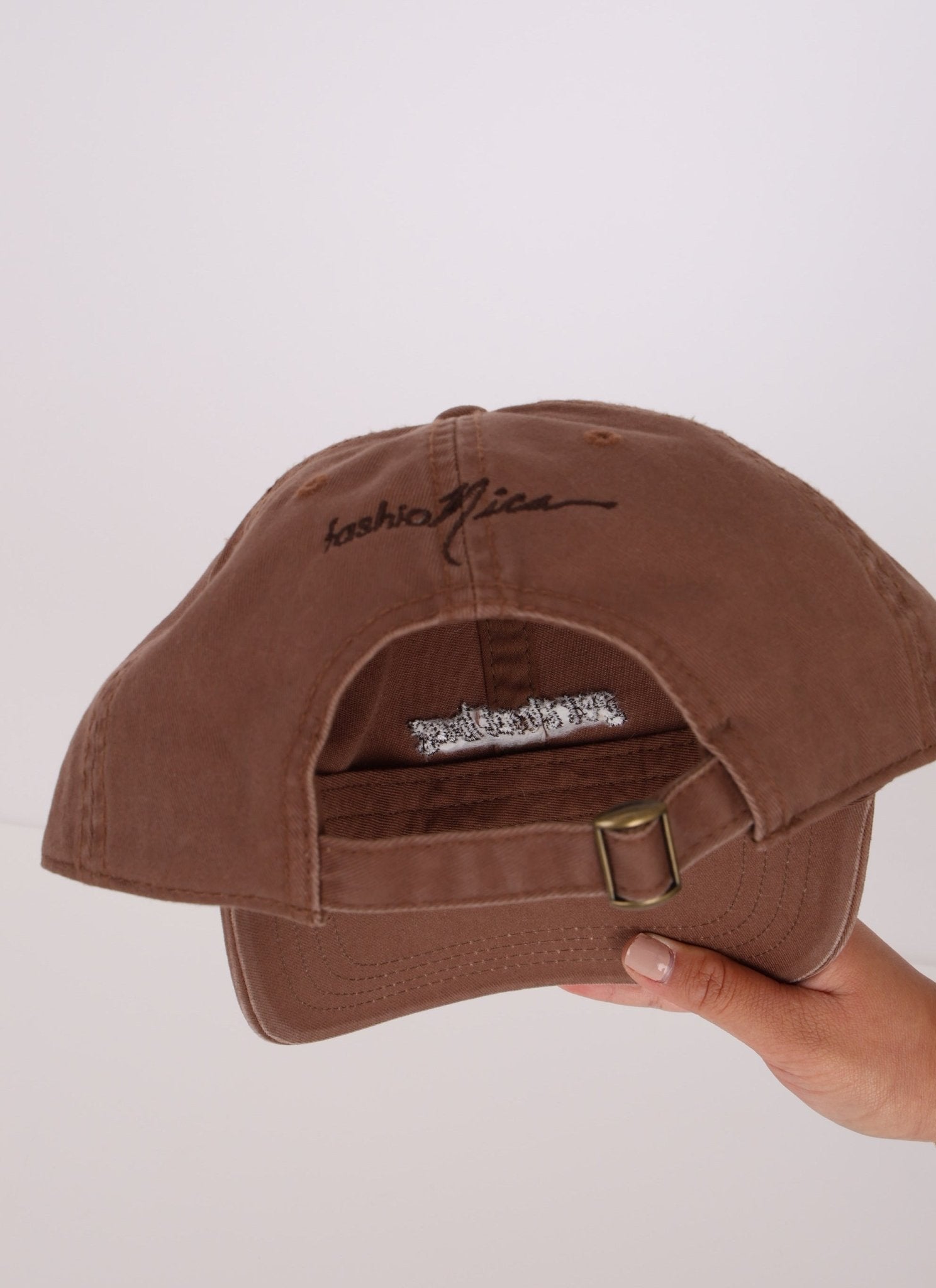 FashioNica Get That Bag Hat - Chocolat Chaud - FashioNica