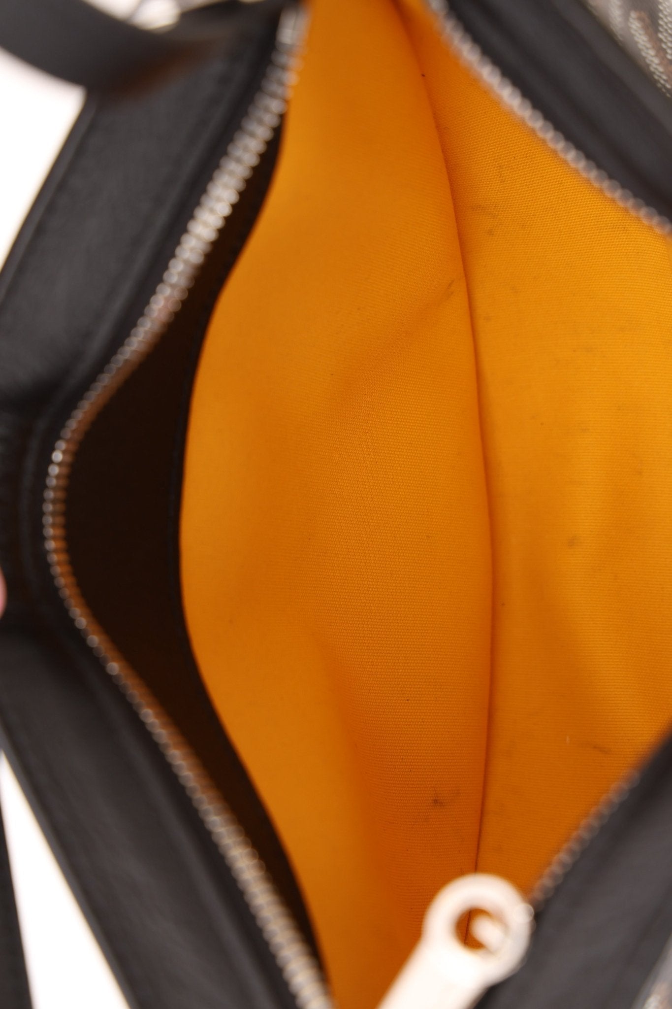 Goyard Noir Goyardine Hirondelle Crossbody - FashioNica