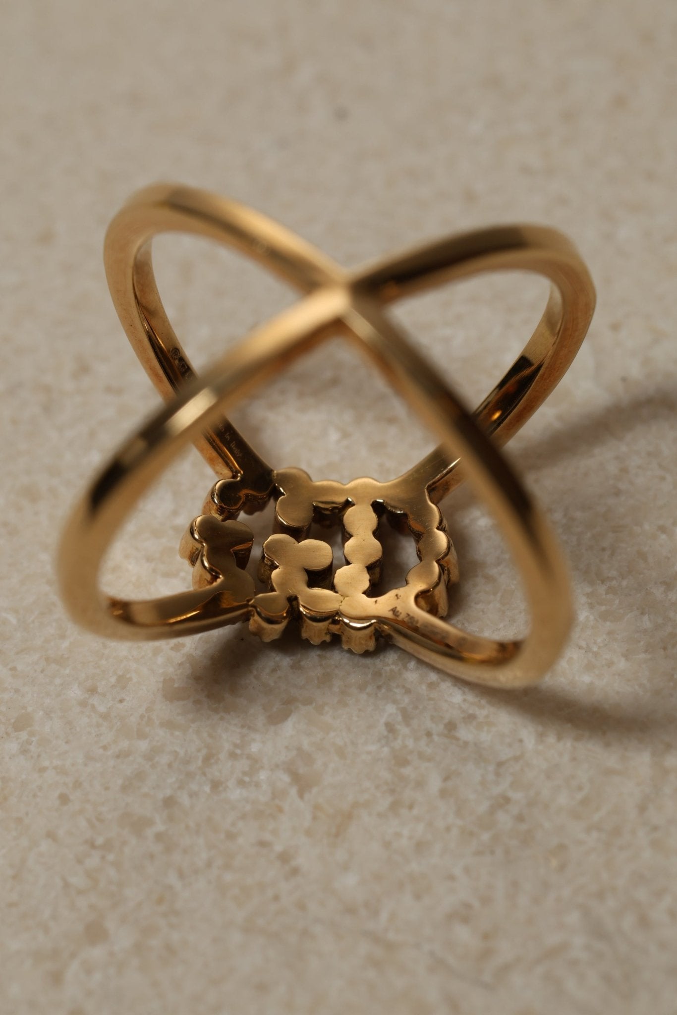 Gucci 18K YG Diamond GG Running Ring - FashioNica