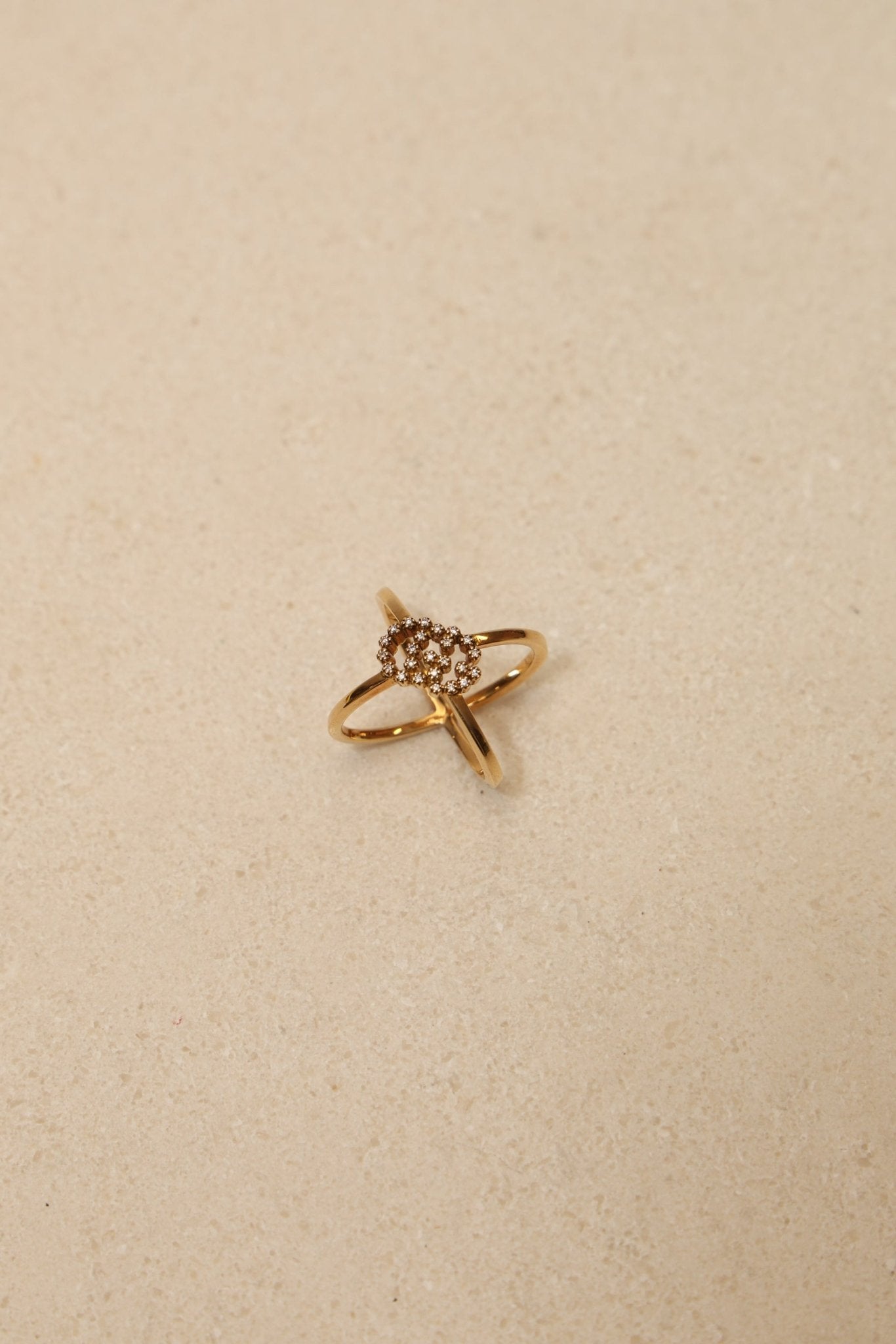 Gucci 18K YG Diamond GG Running Ring - FashioNica