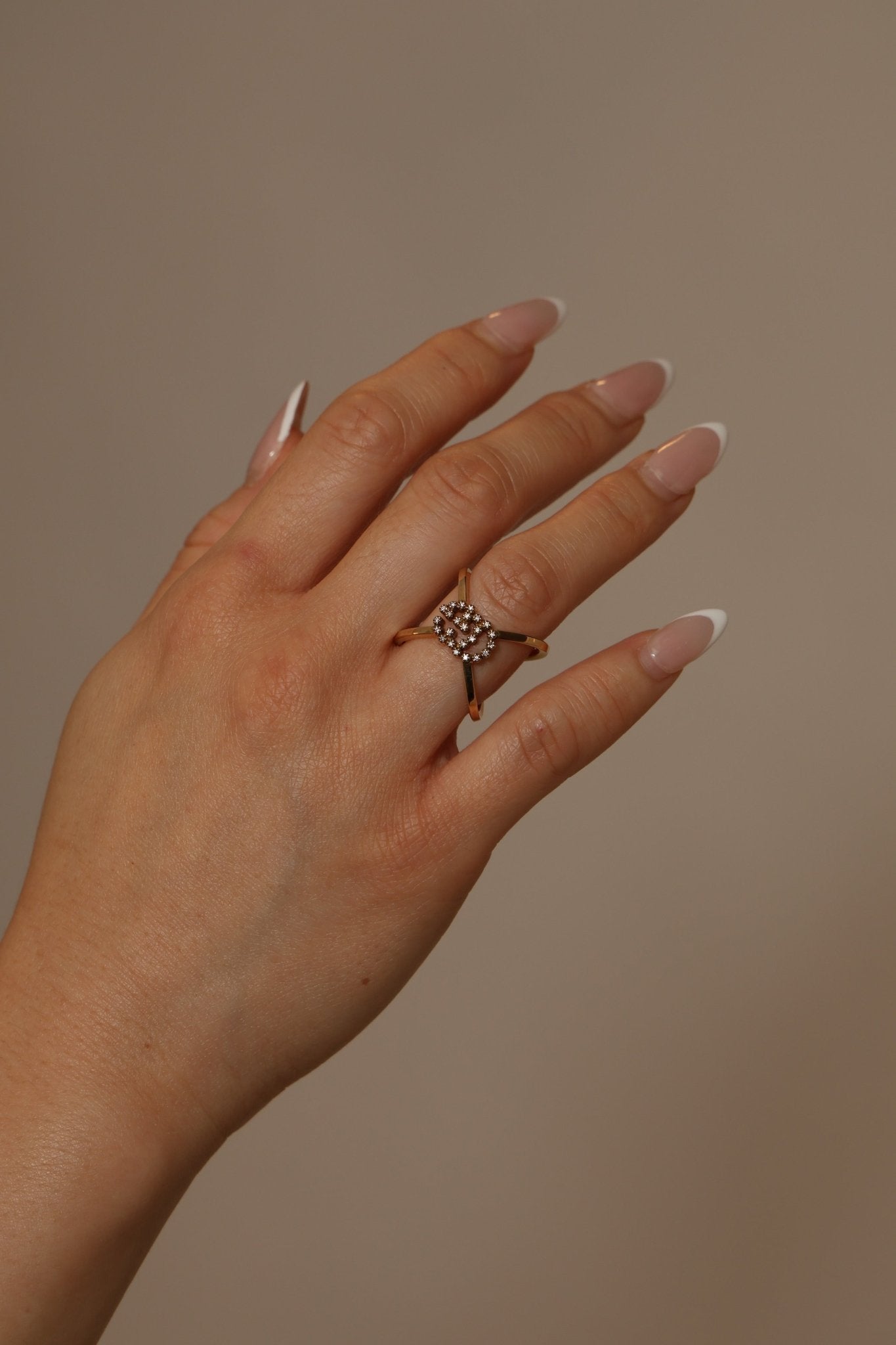 Gucci 18K YG Diamond GG Running Ring - FashioNica