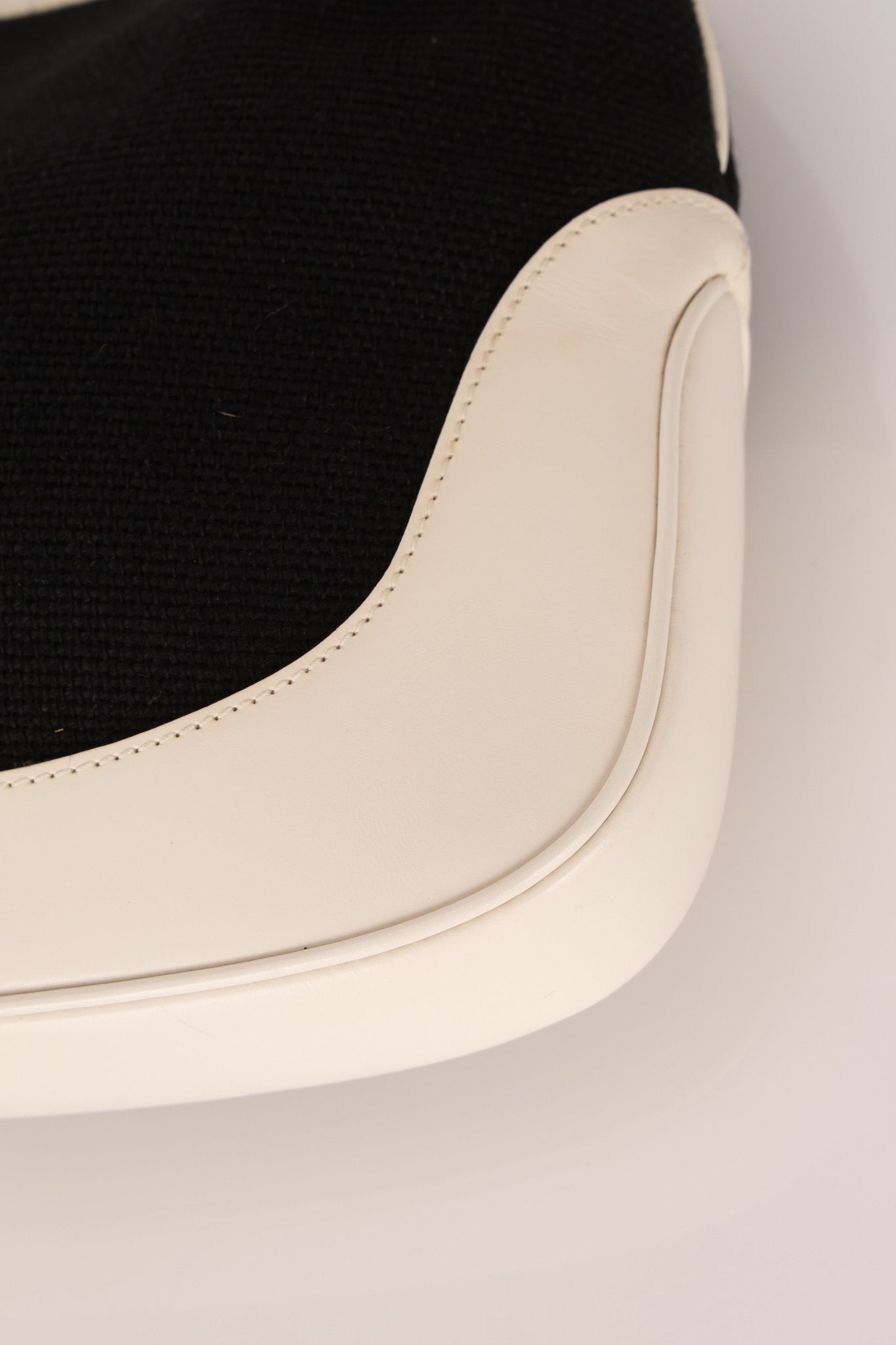 Gucci Canvas Paperclip Chain Jackie - FashioNica