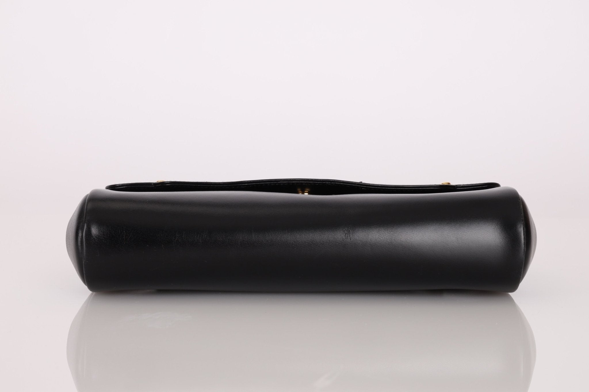 Gucci Chain Embellished Box Leather Clutch with Cardholder - FashioNica