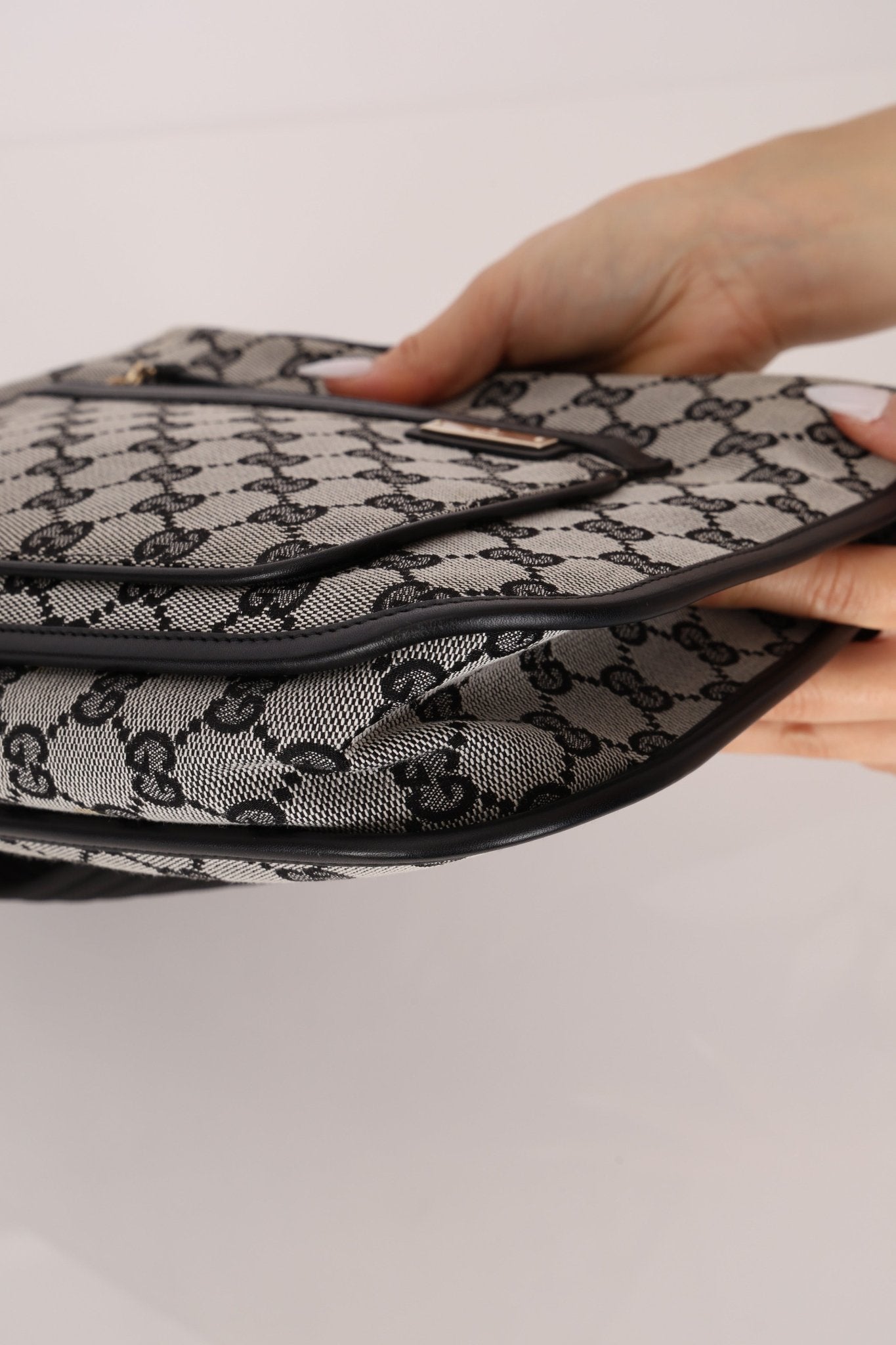 Gucci GG Canvas Front Pocket Shoulder Bag - FashioNica