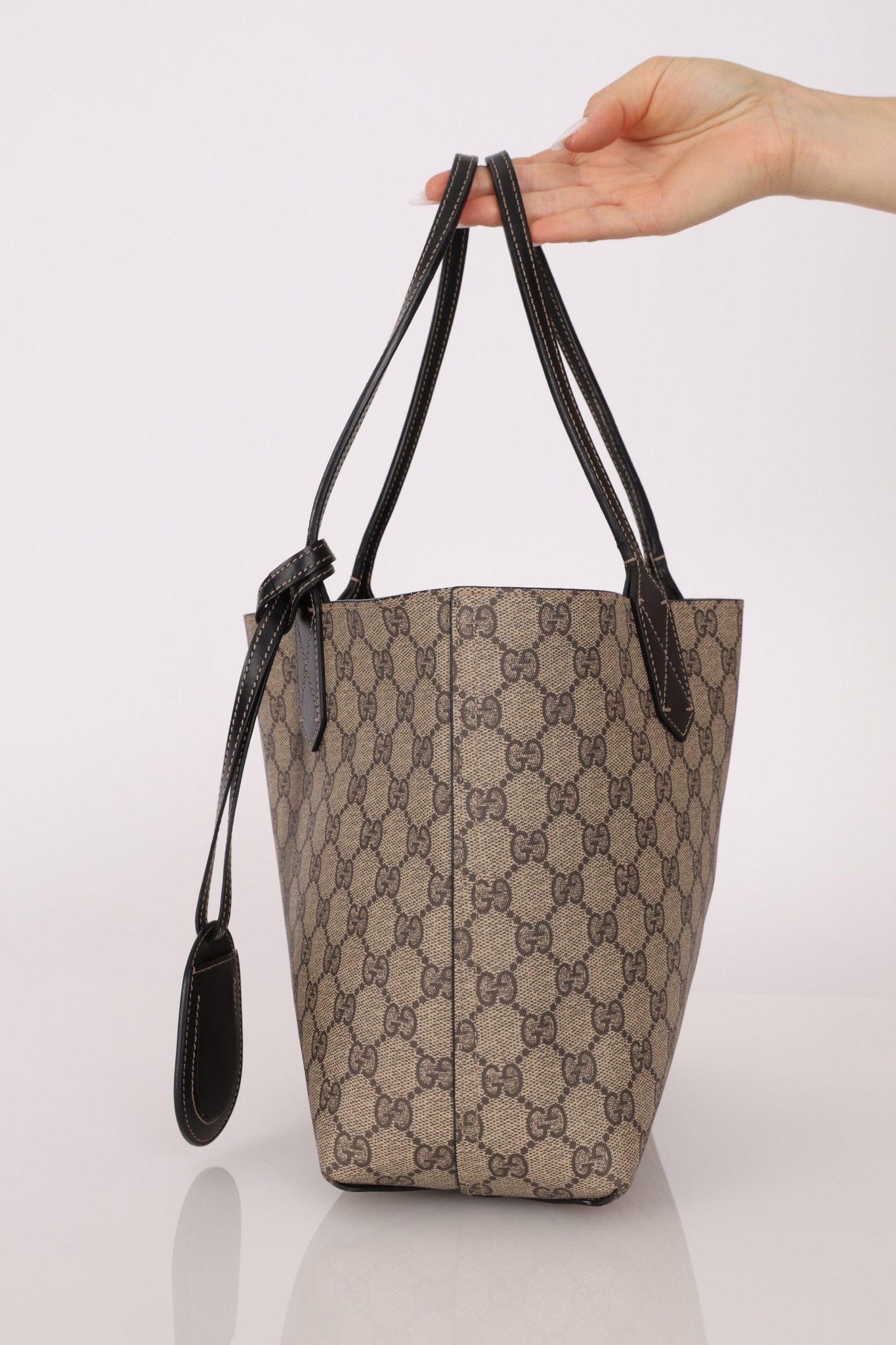 Gucci GG Supreme Reversible Tote - FashioNica