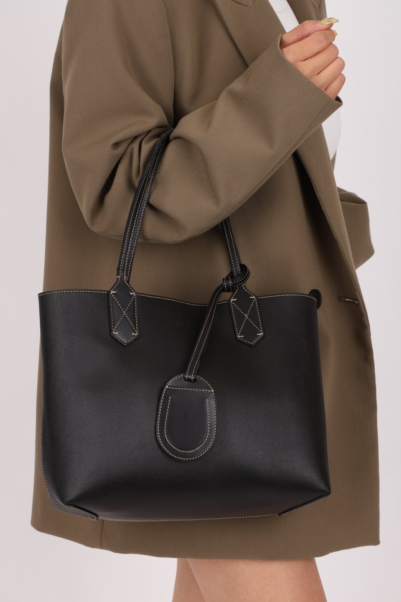 Gucci GG Supreme Reversible Tote - FashioNica