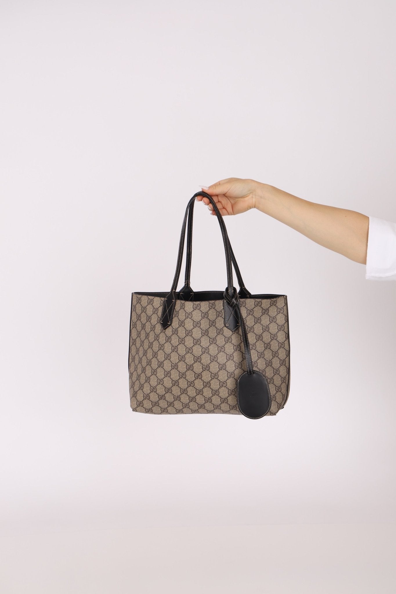 Gucci GG Supreme Reversible Tote - FashioNica