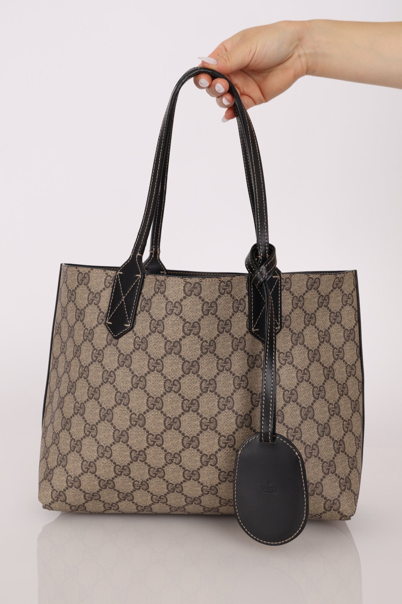 Gucci GG Supreme Reversible Tote - FashioNica