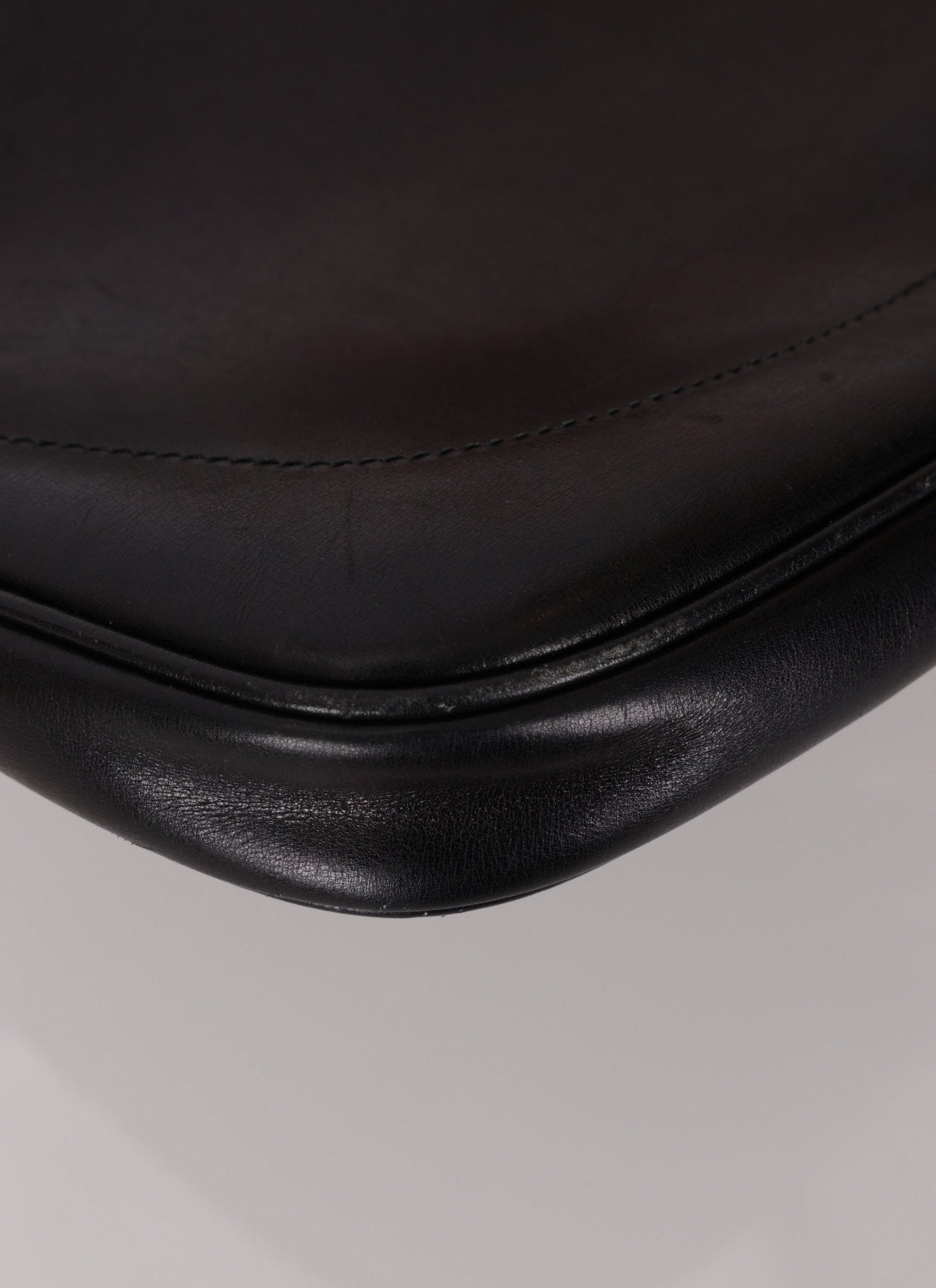 Gucci Medium Leather Jackie - FashioNica