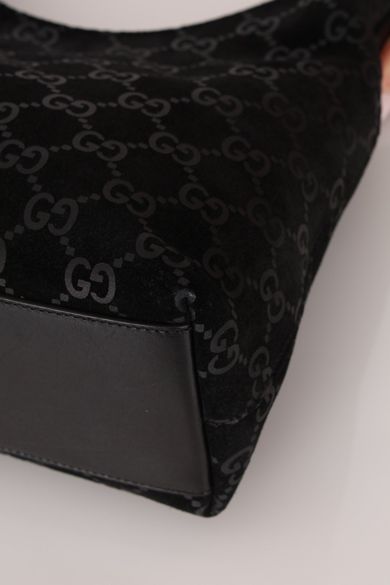 Gucci x Tom Ford Monogram Suede Shoulder Bag - FashioNica