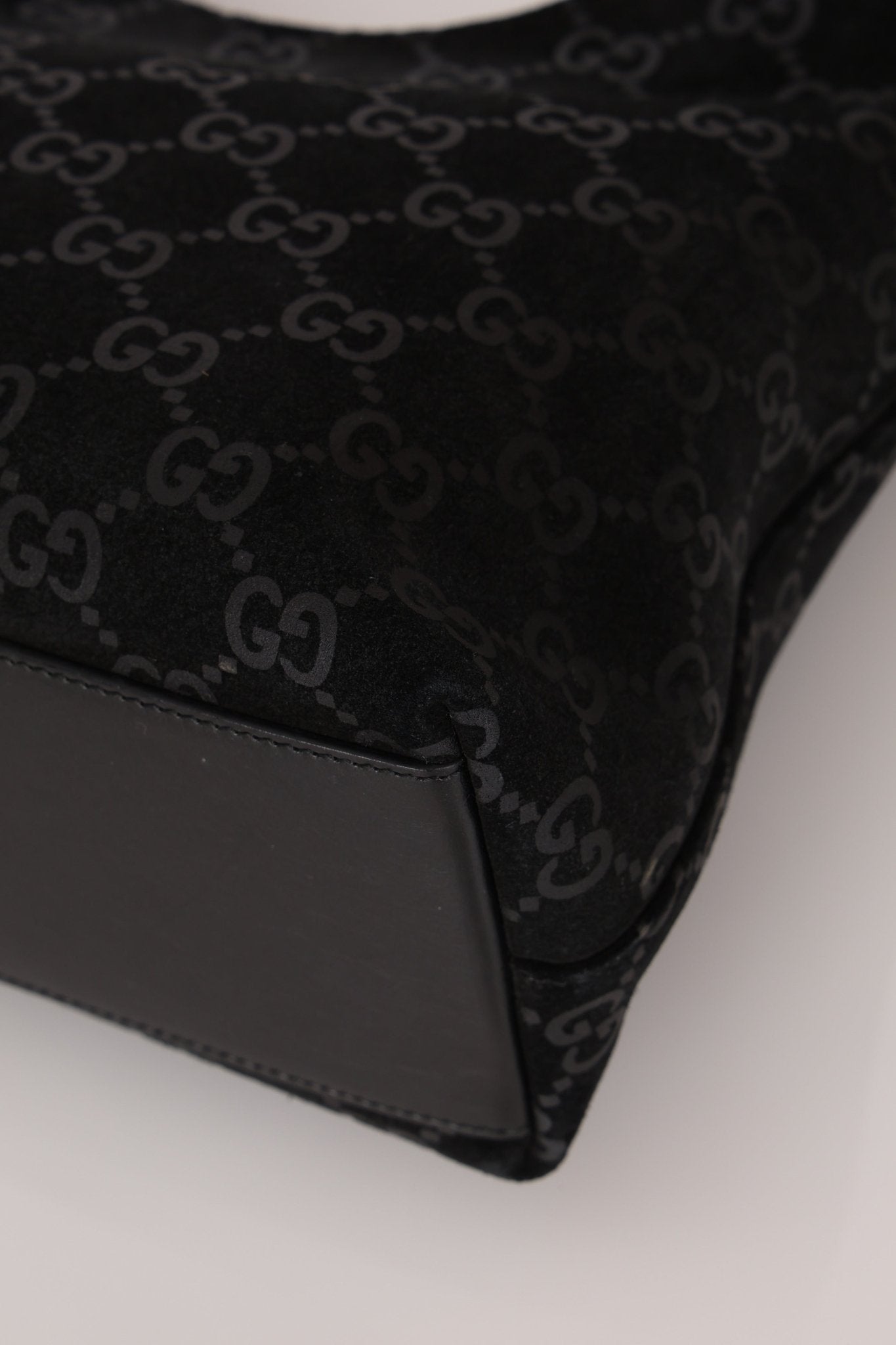 Gucci x Tom Ford Monogram Suede Shoulder Bag - FashioNica