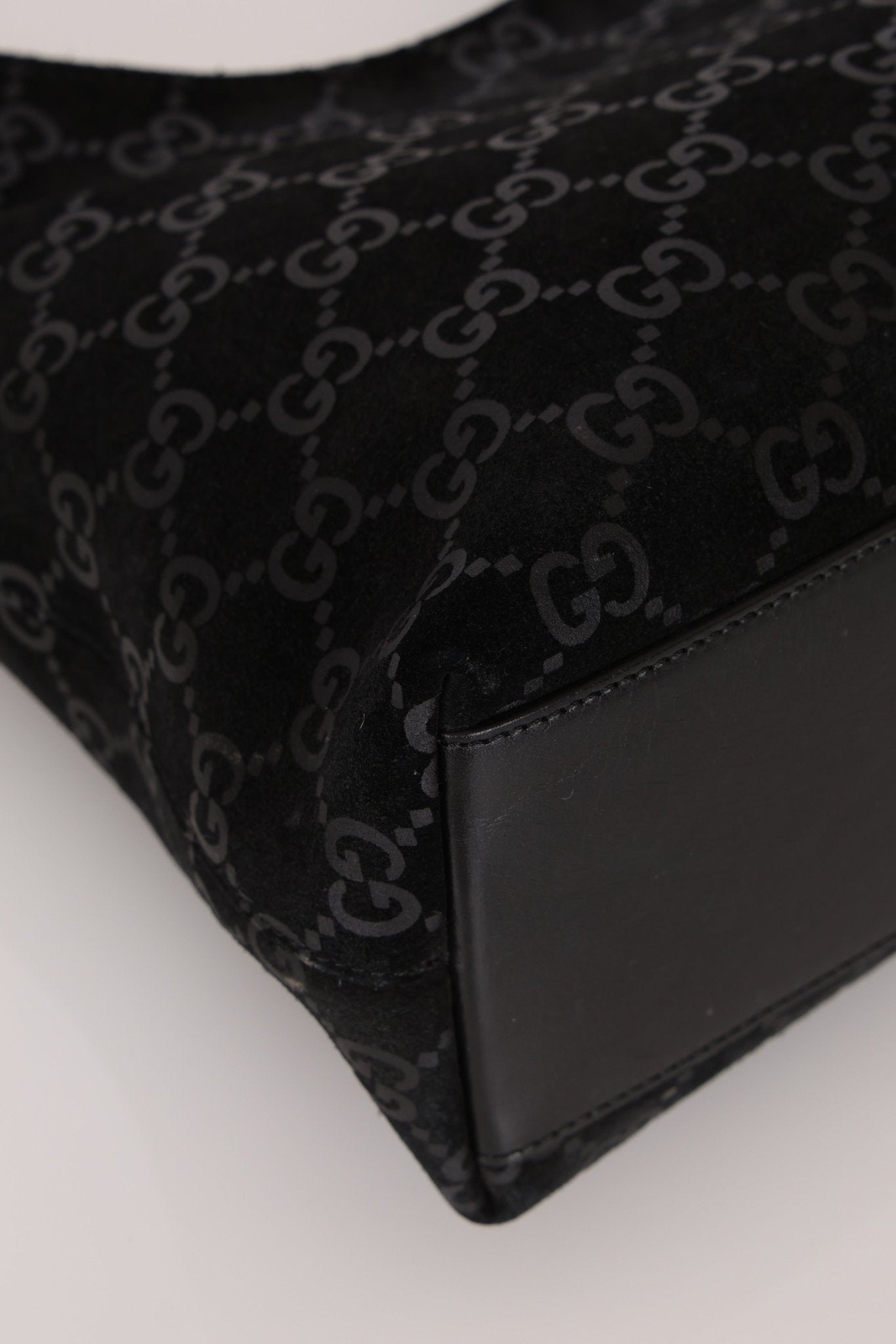 Gucci x Tom Ford Monogram Suede Shoulder Bag - FashioNica