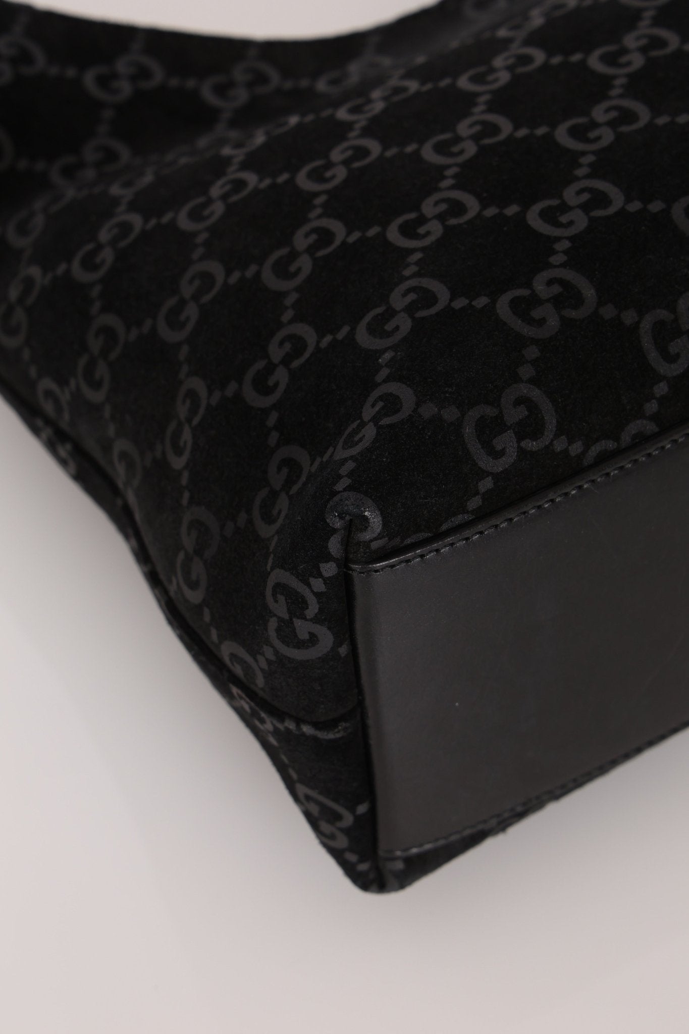 Gucci x Tom Ford Monogram Suede Shoulder Bag - FashioNica