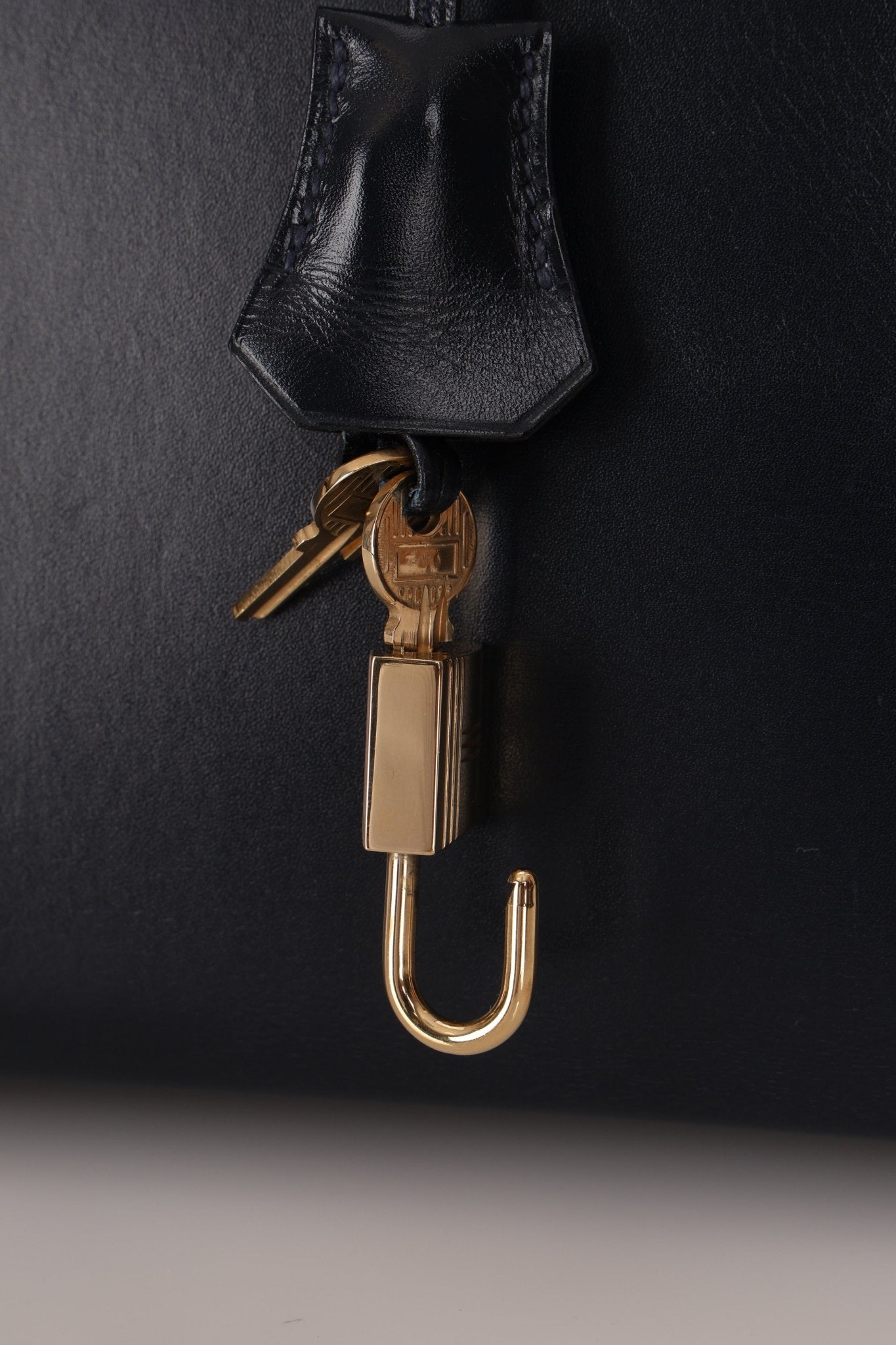 Hermès 1966 Bleu Marine Boxcalf Sellier Kelly 32 GHW - FashioNica