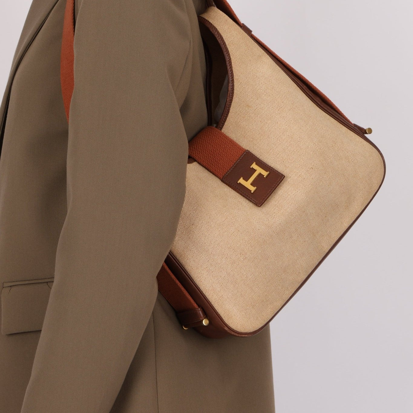 Hermès 1975 Vintage Tsako Canvas Shoulder Bag - FashioNica