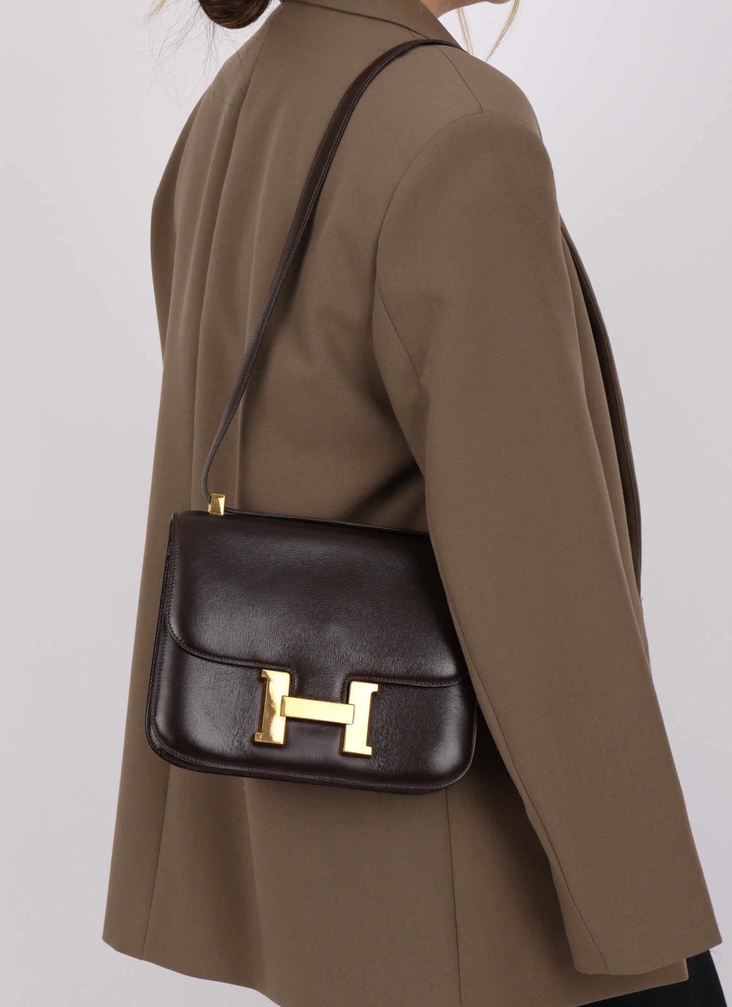 Hermès 1976 Chocolate Constance 23 GHW - FashioNica