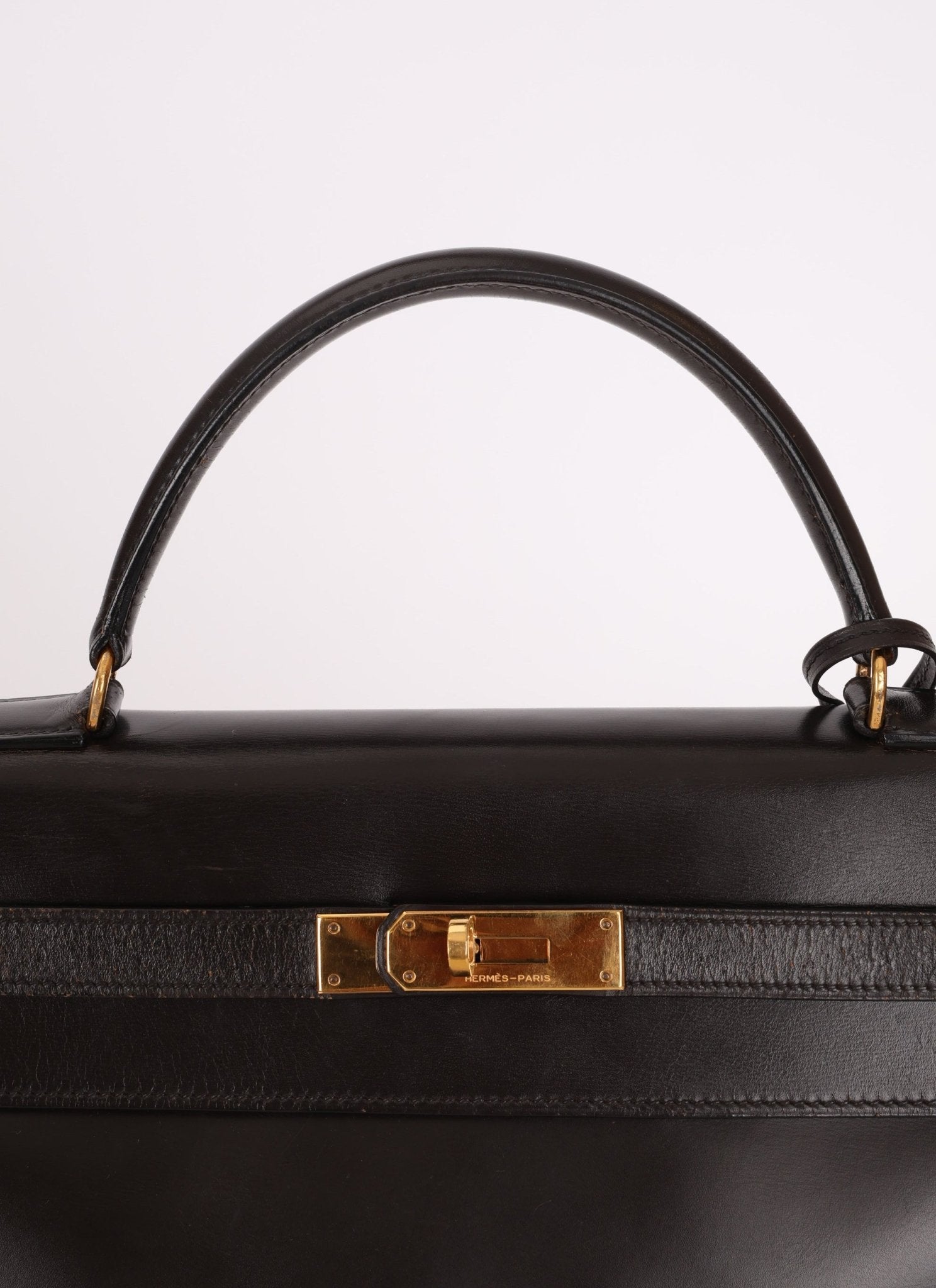 Hermès 1979 Chocolate Box Retourne Kelly 32 with Strap - FashioNica