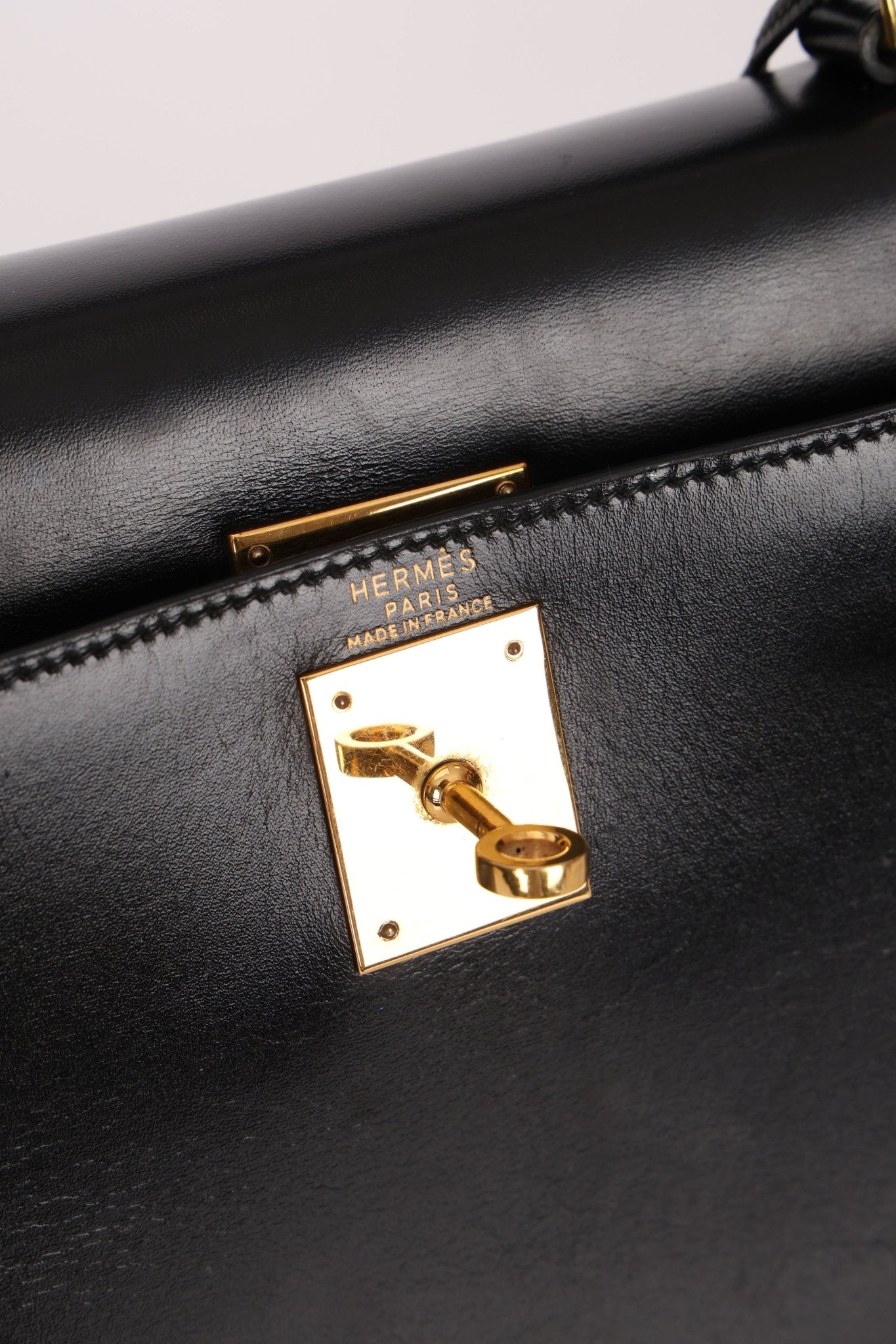 Hermès 1986 Noir Box Kelly 28 Sellier GHW - FashioNica