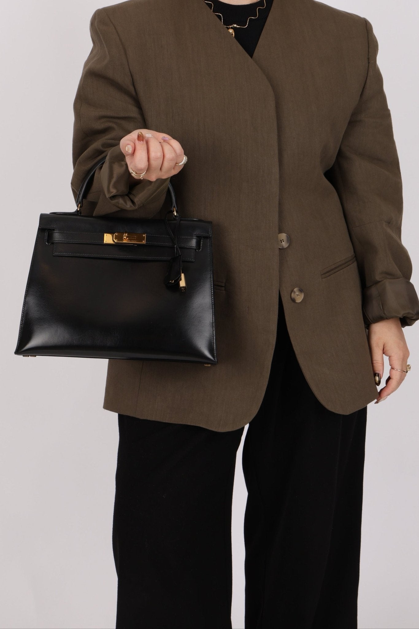 Hermès 1986 Noir Box Kelly 28 Sellier GHW - FashioNica