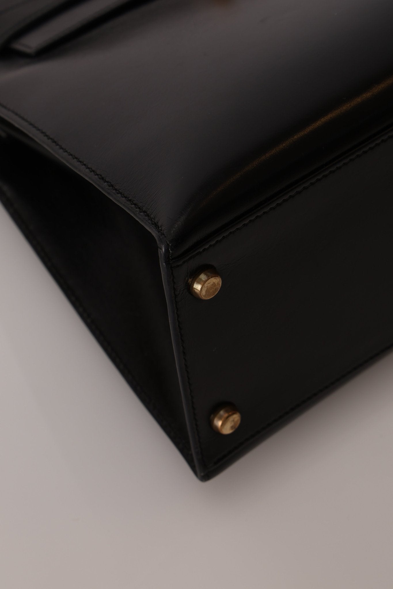 Hermès 1986 Noir Box Kelly 28 Sellier GHW - FashioNica