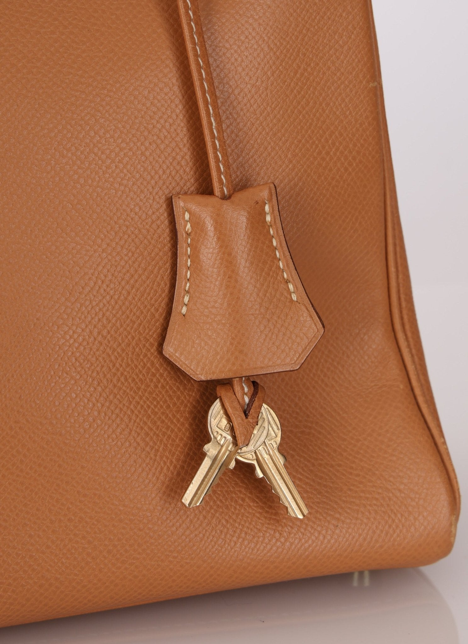 Hermès 1992 Natural Courchevel Retourne Kelly 32 GHW with Strap - FashioNica