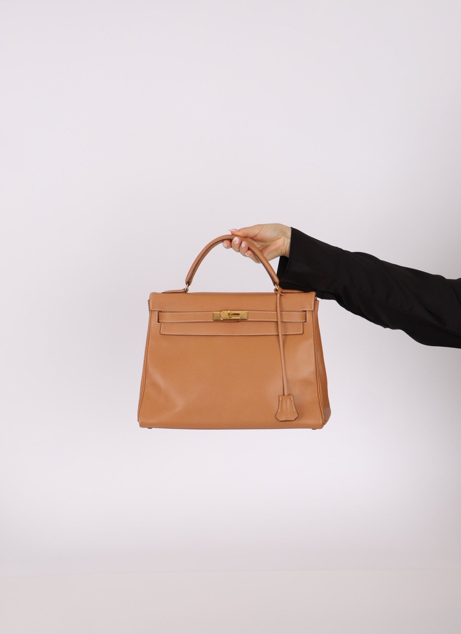 Hermès 1992 Natural Courchevel Retourne Kelly 32 GHW with Strap - FashioNica