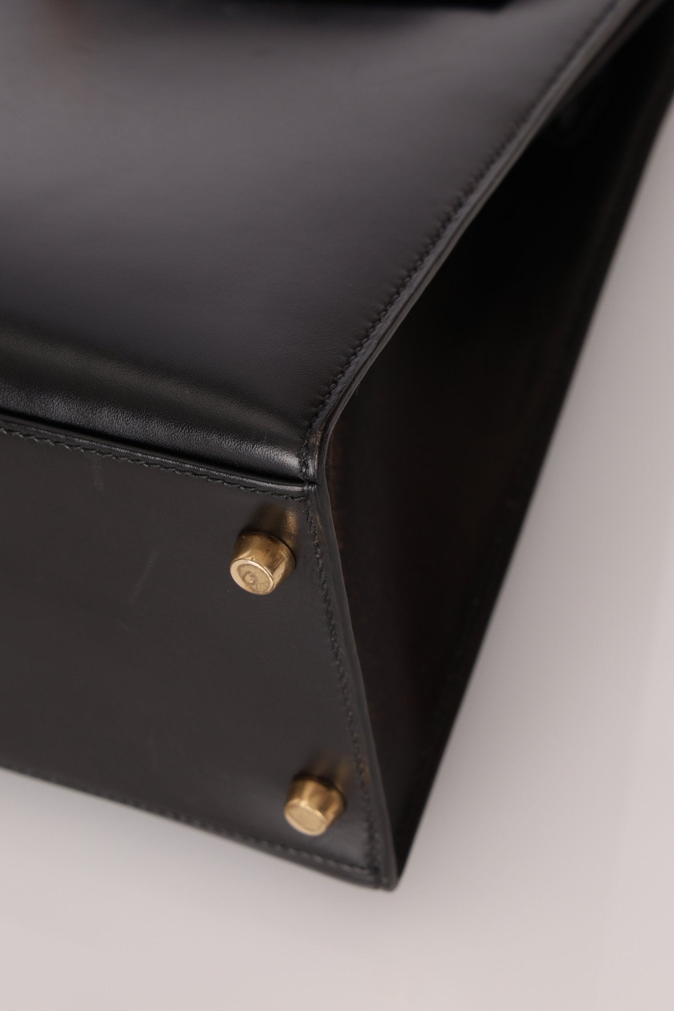 Hermès 1993 Black Box Sellier Kelly 32 GHW - FashioNica