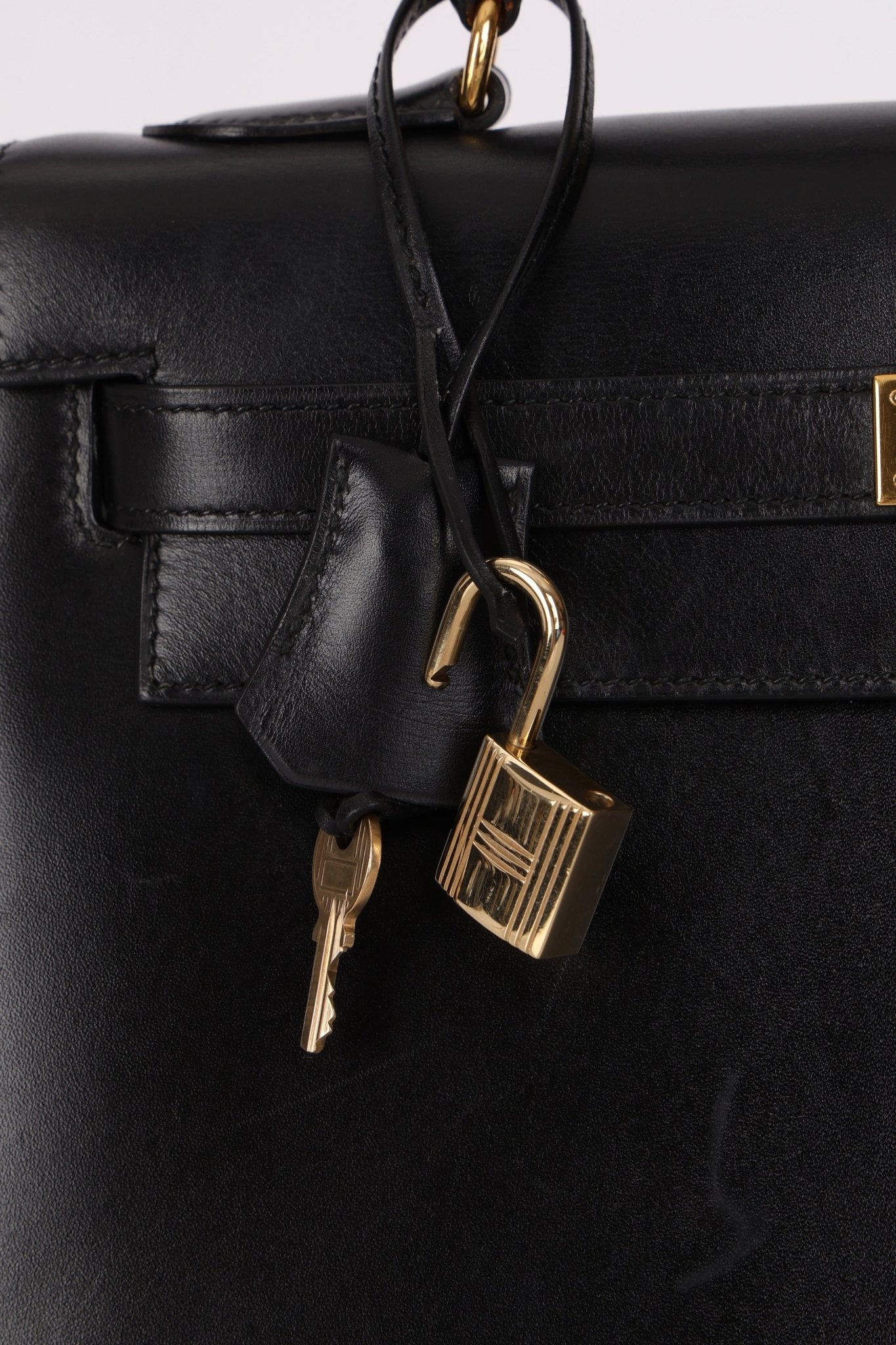 Hermès 1993 Black Box Sellier Kelly 32 GHW - FashioNica