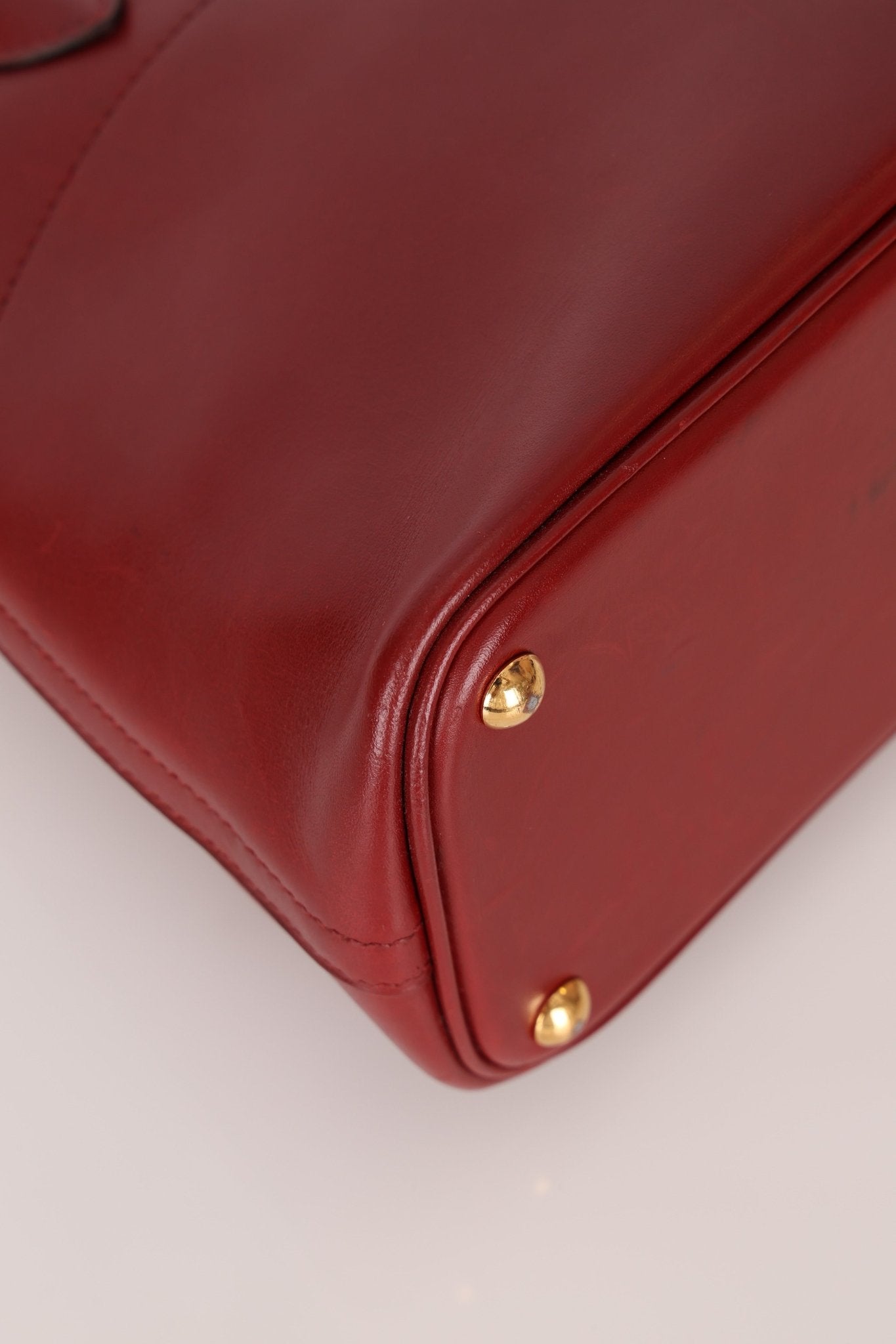 Hermès 1993 Rouge H Box Bolide 27 GHW - FashioNica