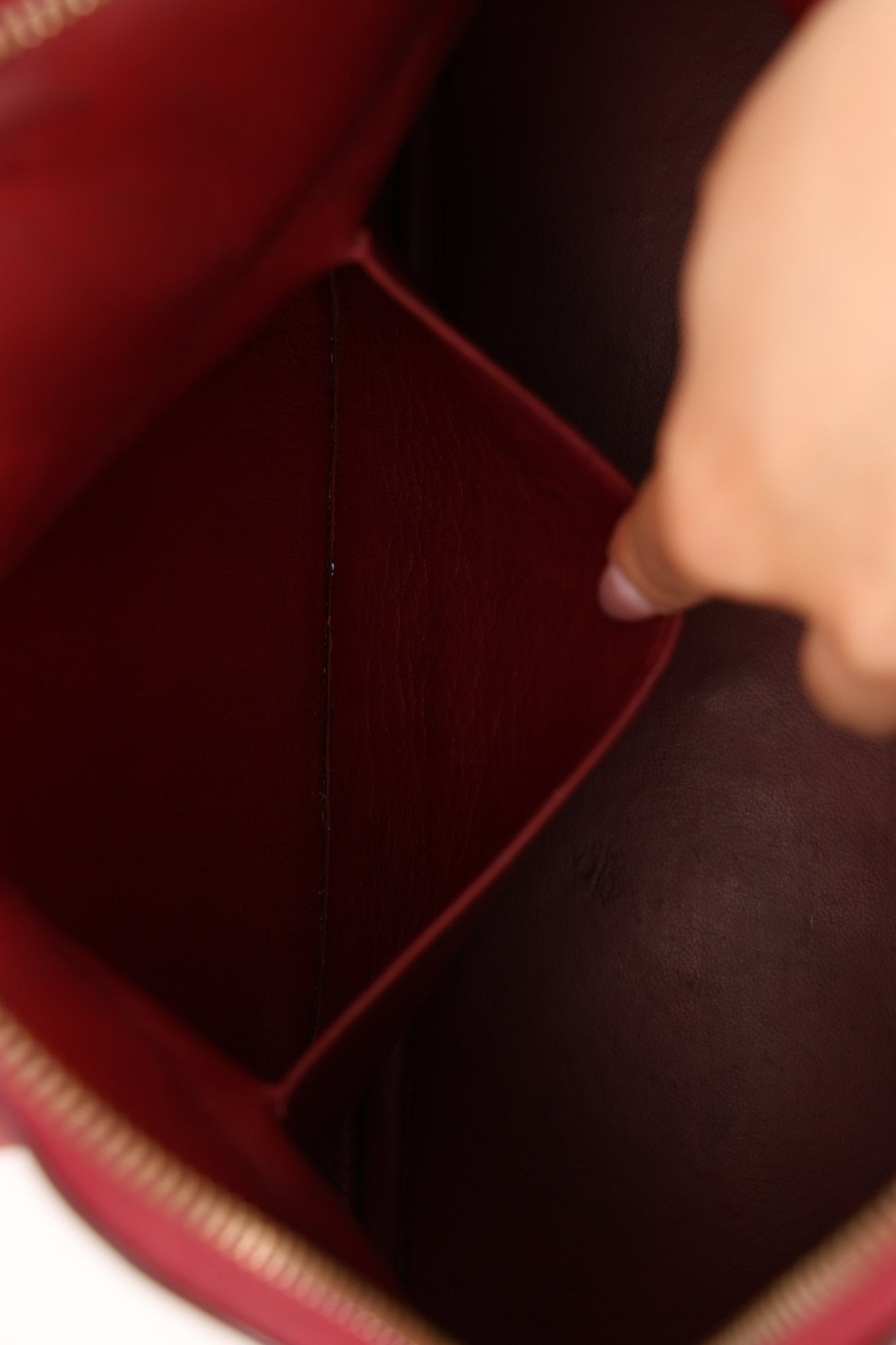 Hermès 1993 Rouge H Box Bolide 27 GHW - FashioNica