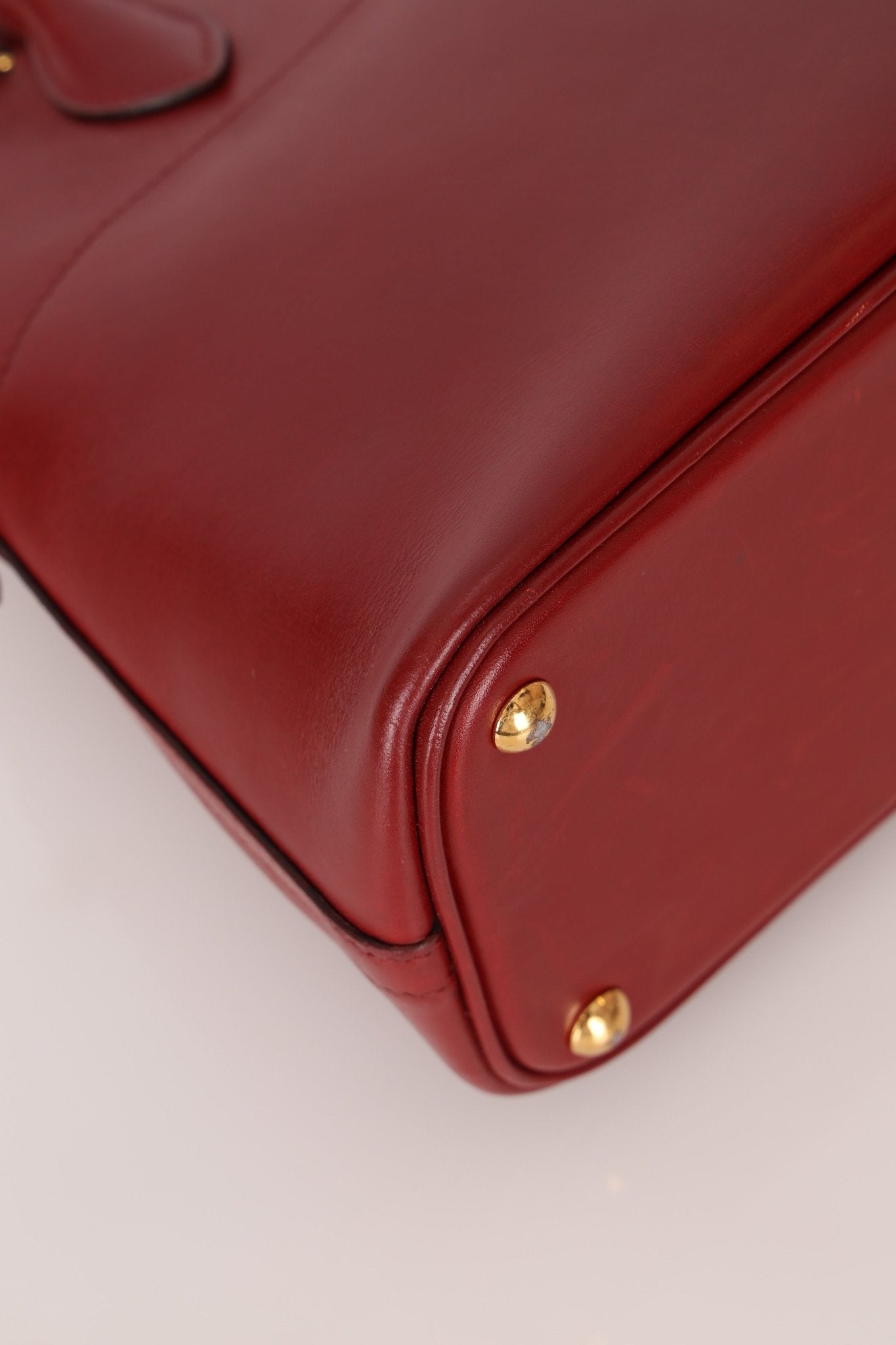 Hermès 1993 Rouge H Box Bolide 27 GHW - FashioNica