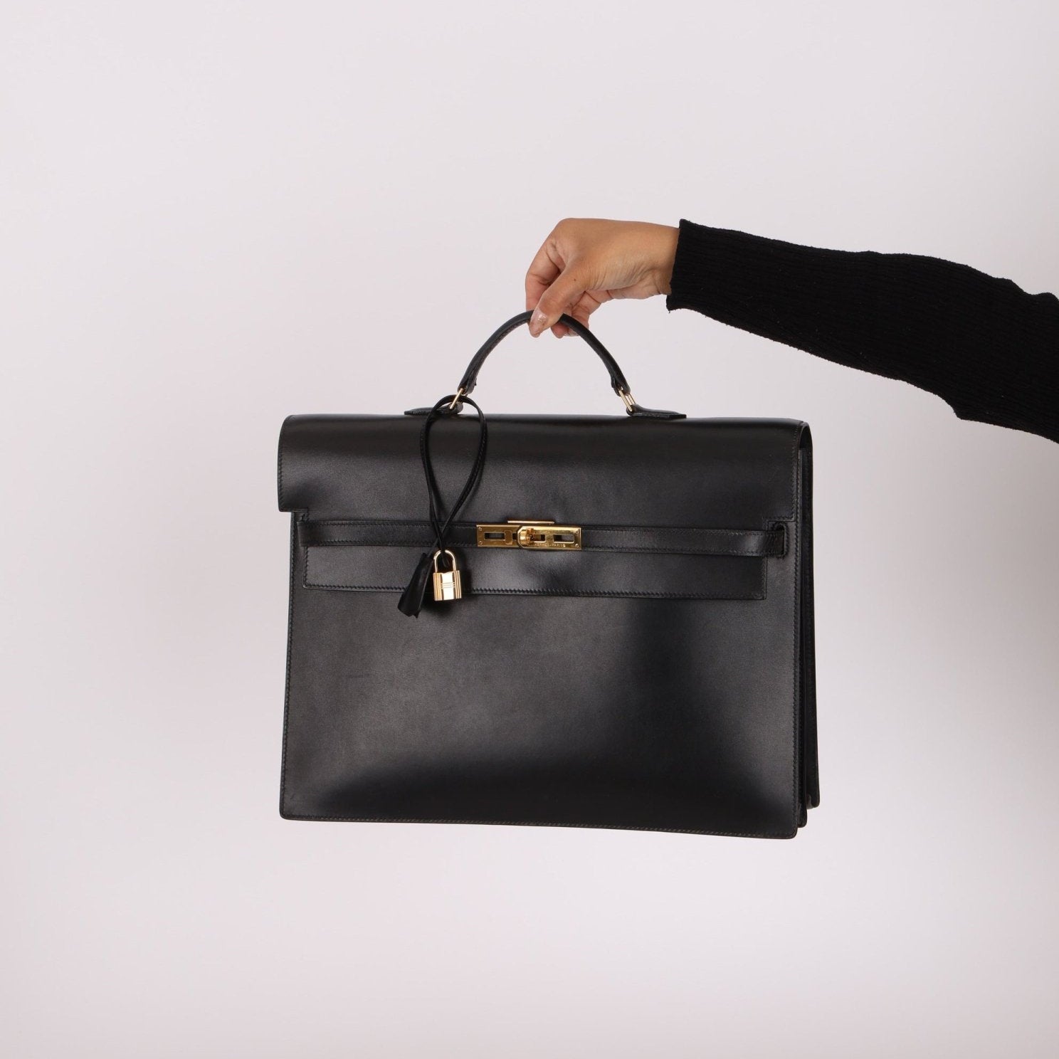 Hermès 2000 Noir Box Kelly Dépêches 38 GHW - FashioNica