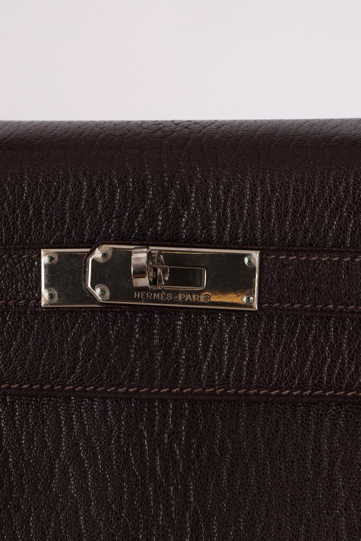 Hermès 2001 Ébène Fjord Retourne 32 Kelly PHW - FashioNica