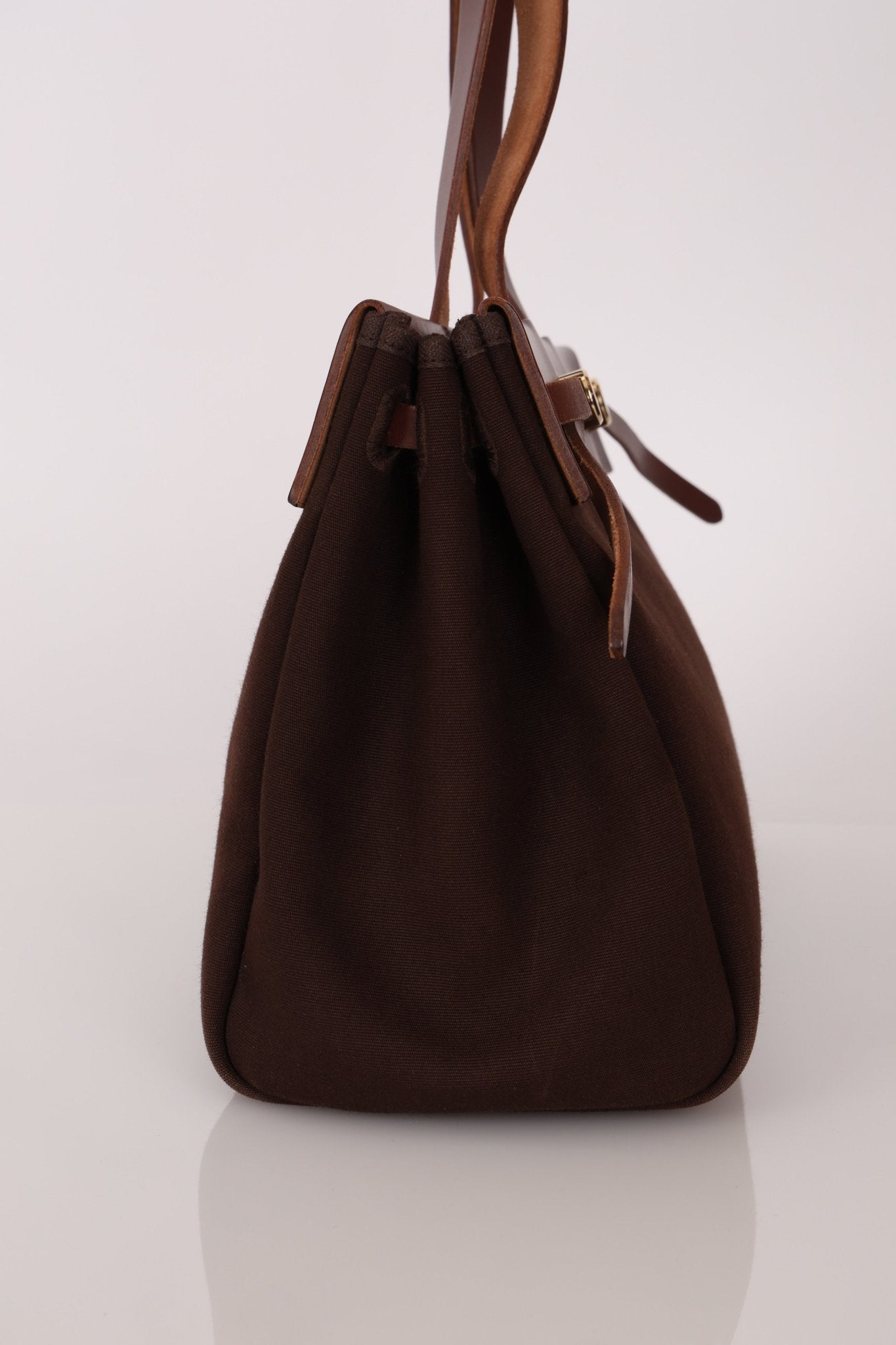 Hermès 2002 Rouge Sellier Vache Hunter and Ebene Toile Cabas Herbag 38 GHW - FashioNica