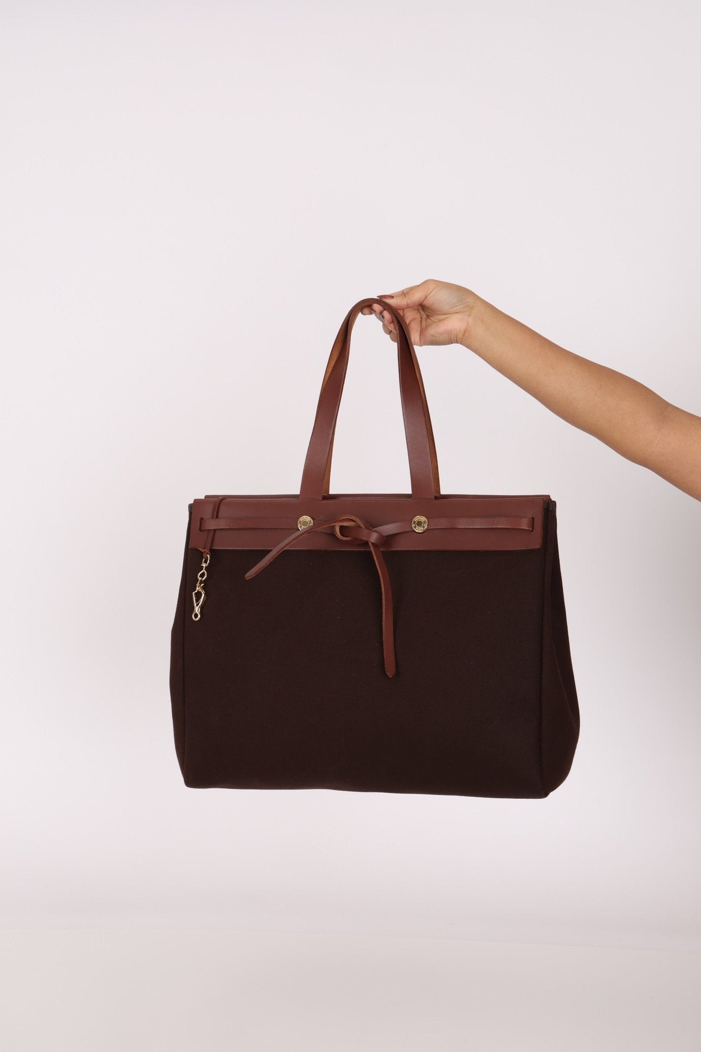 Hermès 2002 Rouge Sellier Vache Hunter and Ebene Toile Cabas Herbag 38 GHW - FashioNica