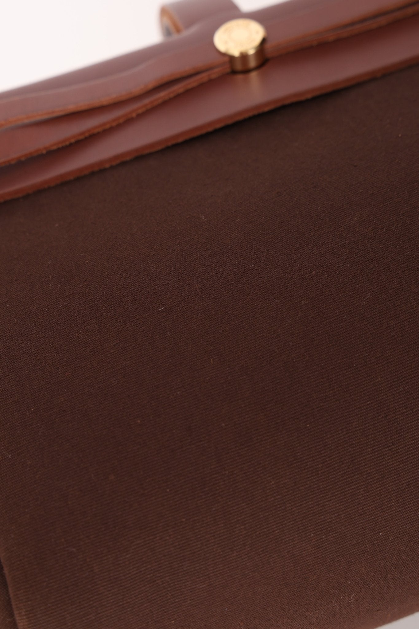 Hermès 2002 Rouge Sellier Vache Hunter and Ebene Toile Cabas Herbag 38 GHW - FashioNica