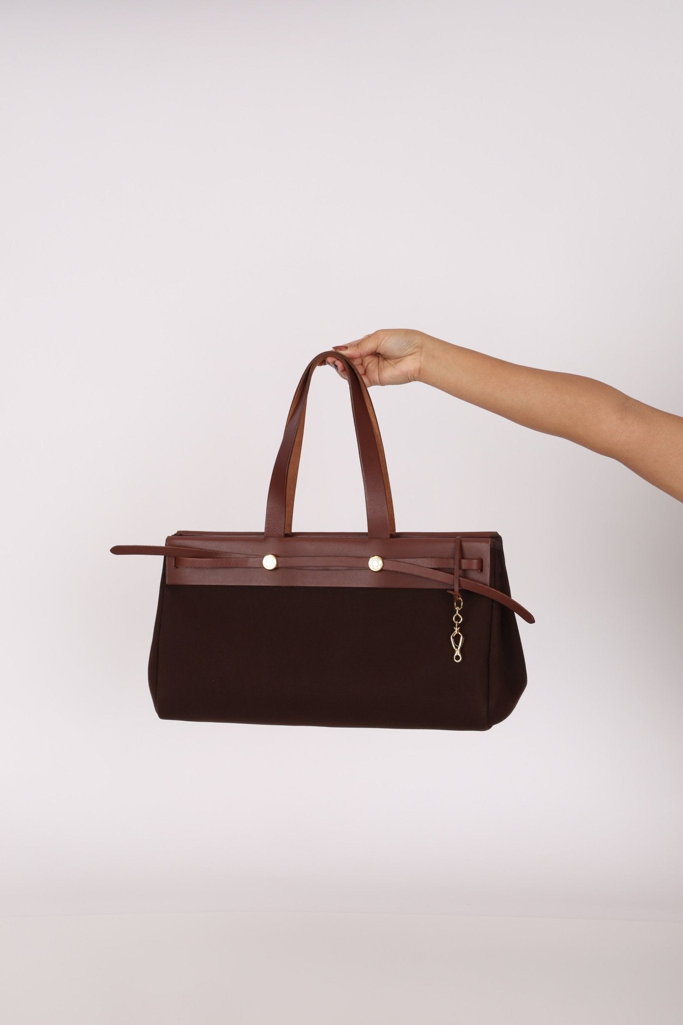 Hermès 2002 Rouge Sellier Vache Hunter and Ebene Toile Cabas Herbag 38 GHW - FashioNica