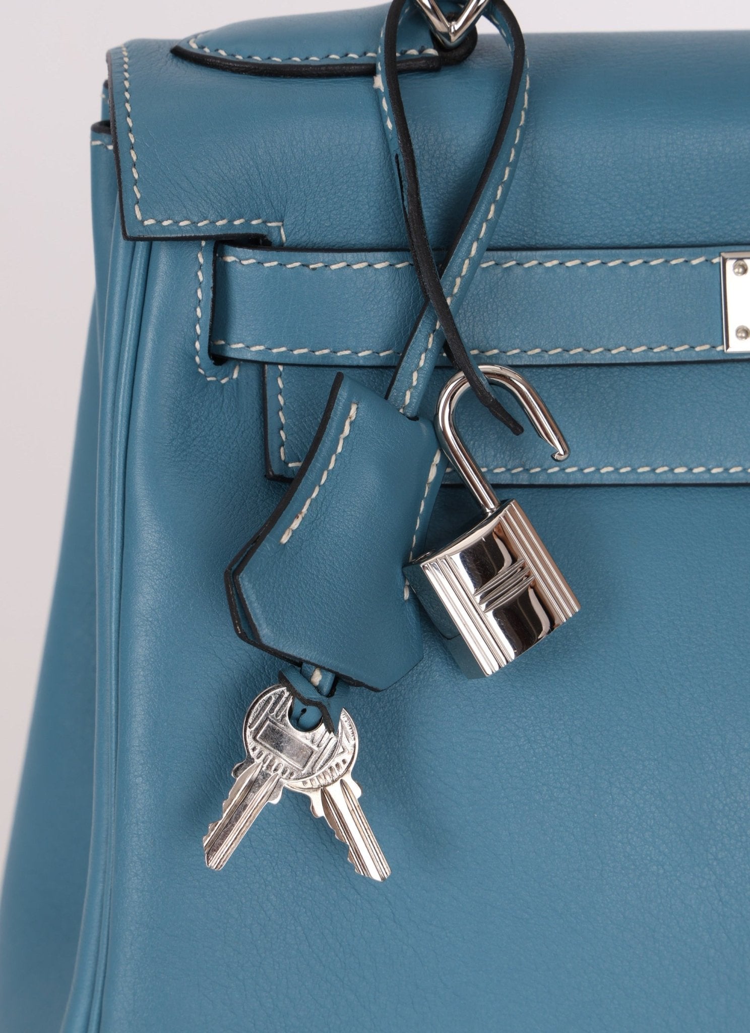 Hermès 2006 Bleu Jean Swift Retourne Kelly 28 PHW - FashioNica