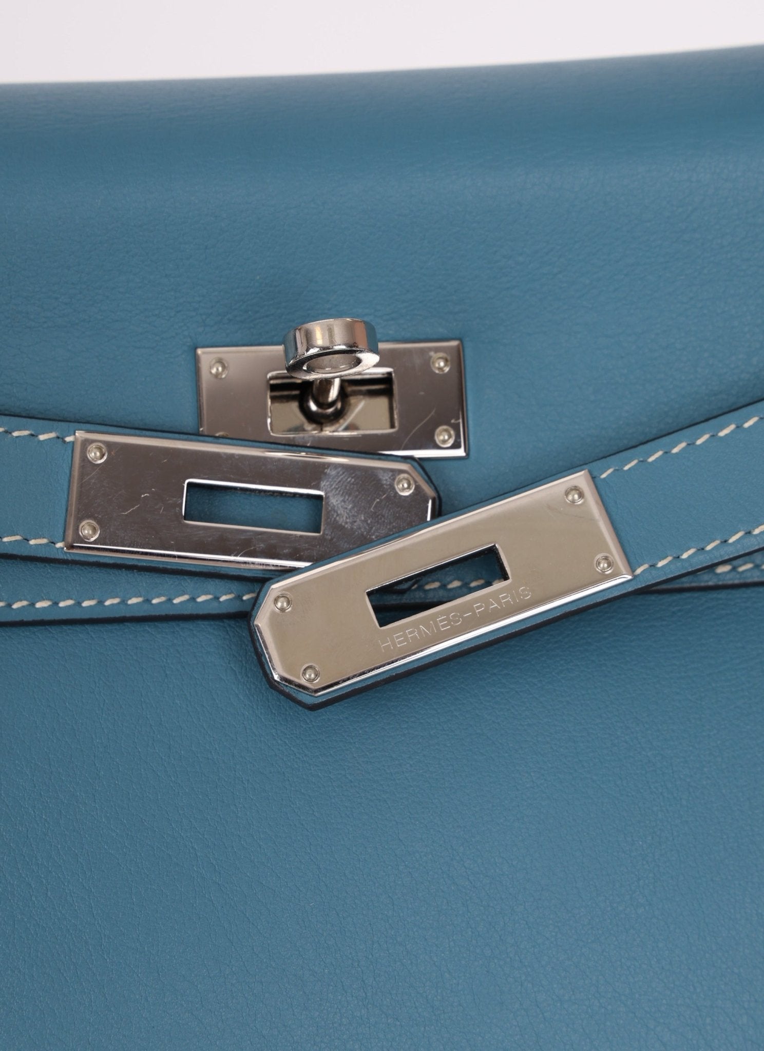 Hermès 2006 Bleu Jean Swift Retourne Kelly 28 PHW - FashioNica