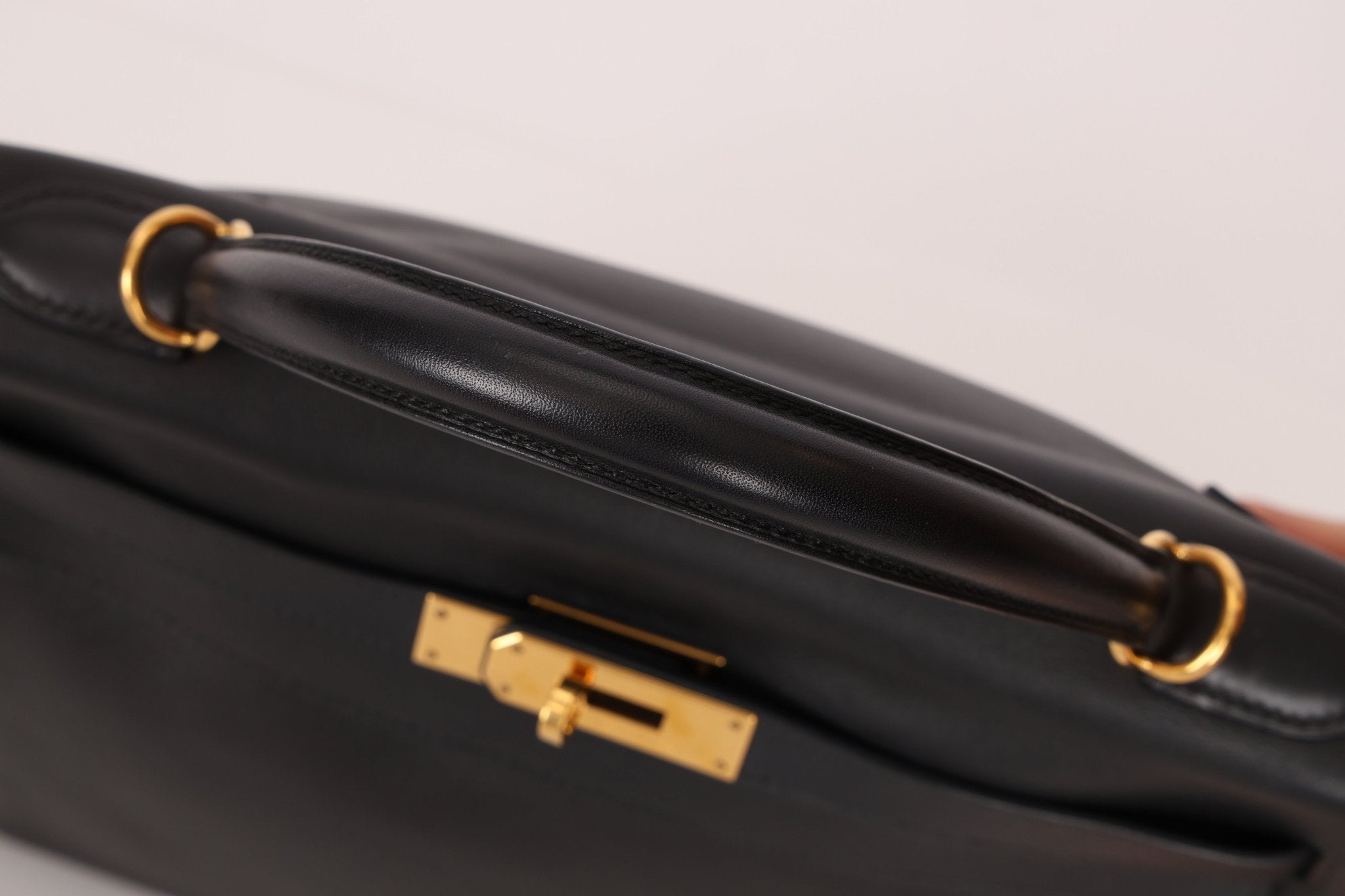 Hermès 2009 Noir Swift Kelly 32 GHW - FashioNica