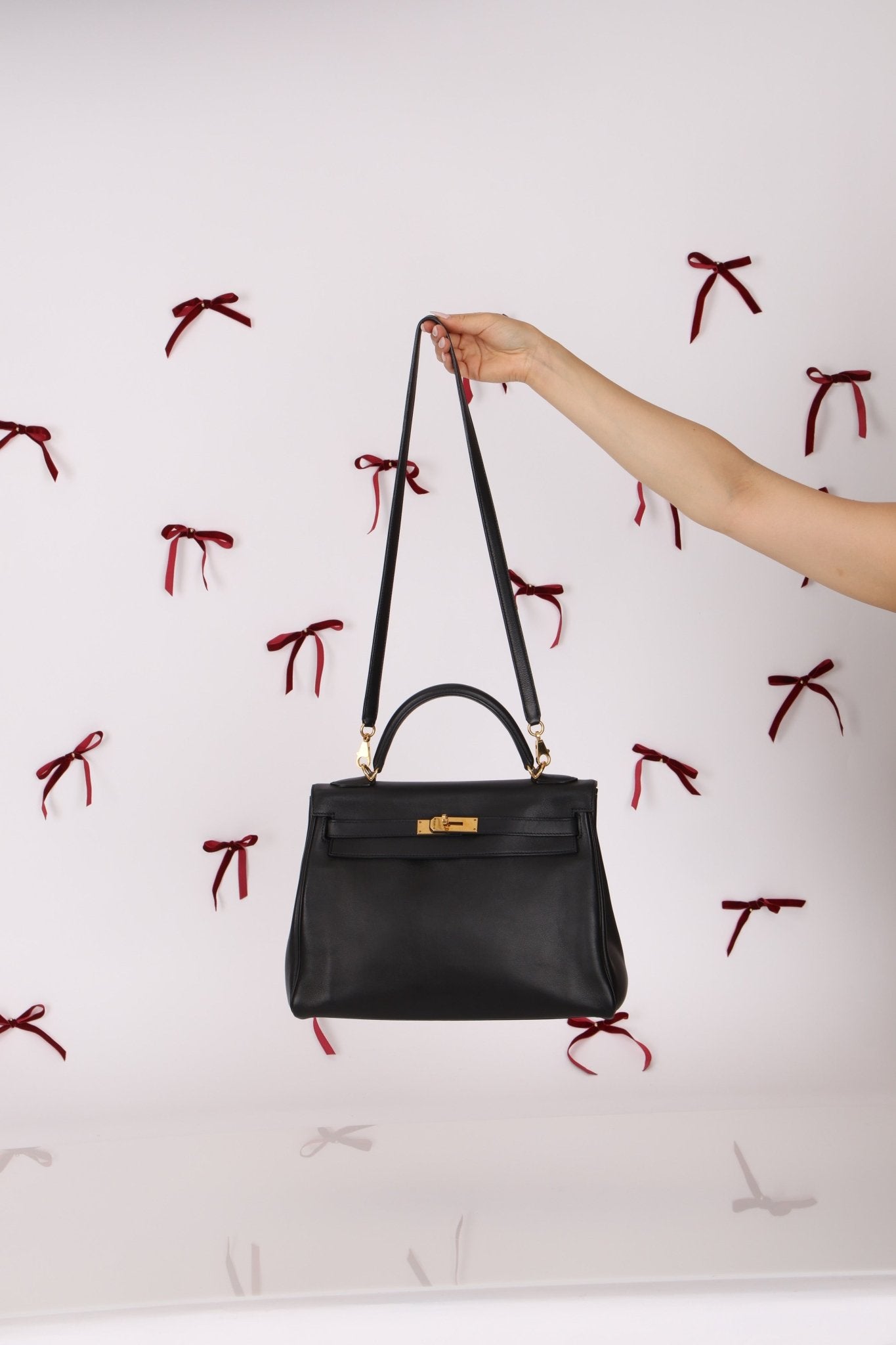 Hermès 2009 Noir Swift Kelly 32 GHW - FashioNica